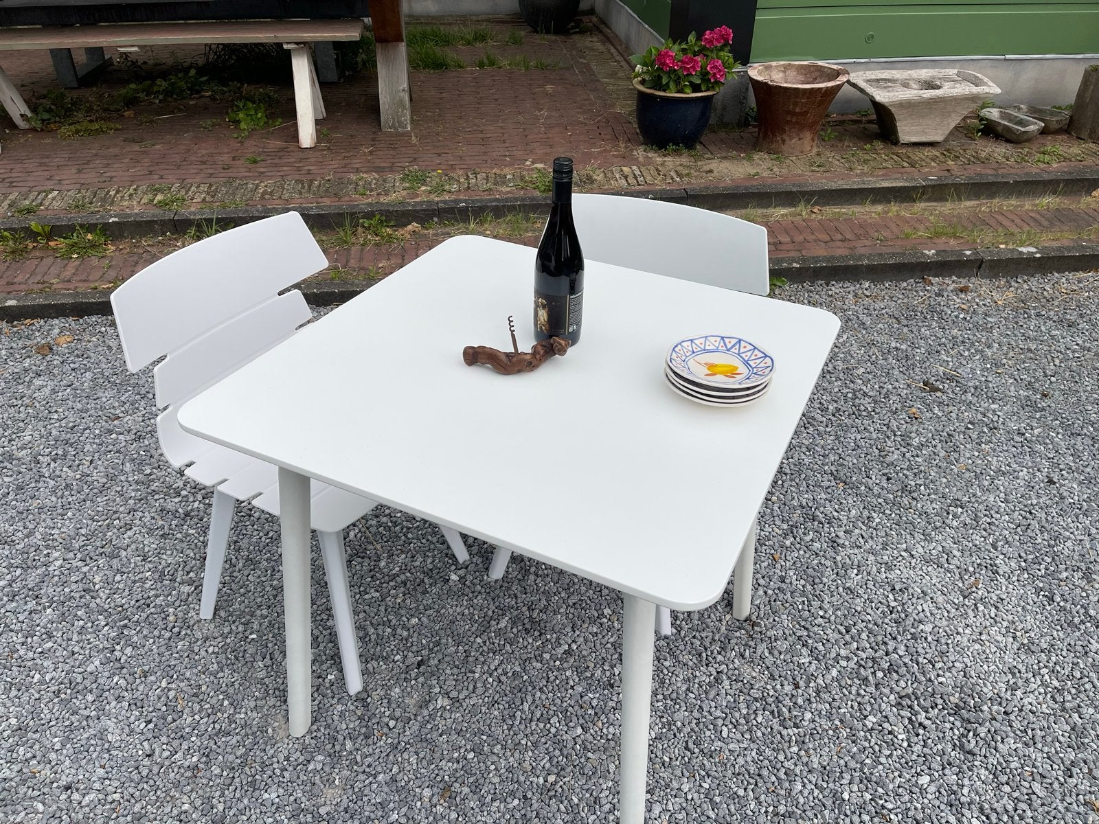 Witte vierkante eettafel met 4 stoelen.  Nieuw!, Huis en Inrichting, Ophalen, Kunststof, Gebruikt, Vierkant
