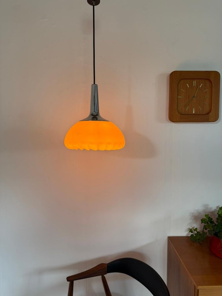 Vintage chroom & opaal glazen hanglamp, Peill & Putzler ‘70, Ophalen of Verzenden, Zo goed als nieuw, Glas, Vintage retro buisframe design rotan webbing papercord deens