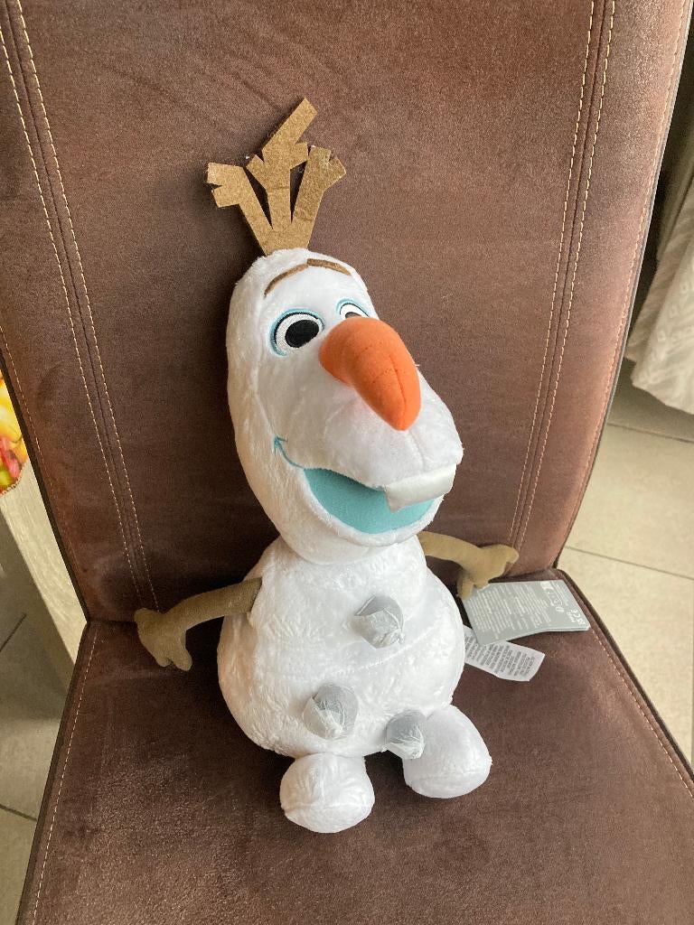 Nieuwe Olaf ( Frozen ) knuffel - Disney Store, Verzamelen, Disney, Ophalen of Verzenden, Overige figuren, Nieuw, Knuffel