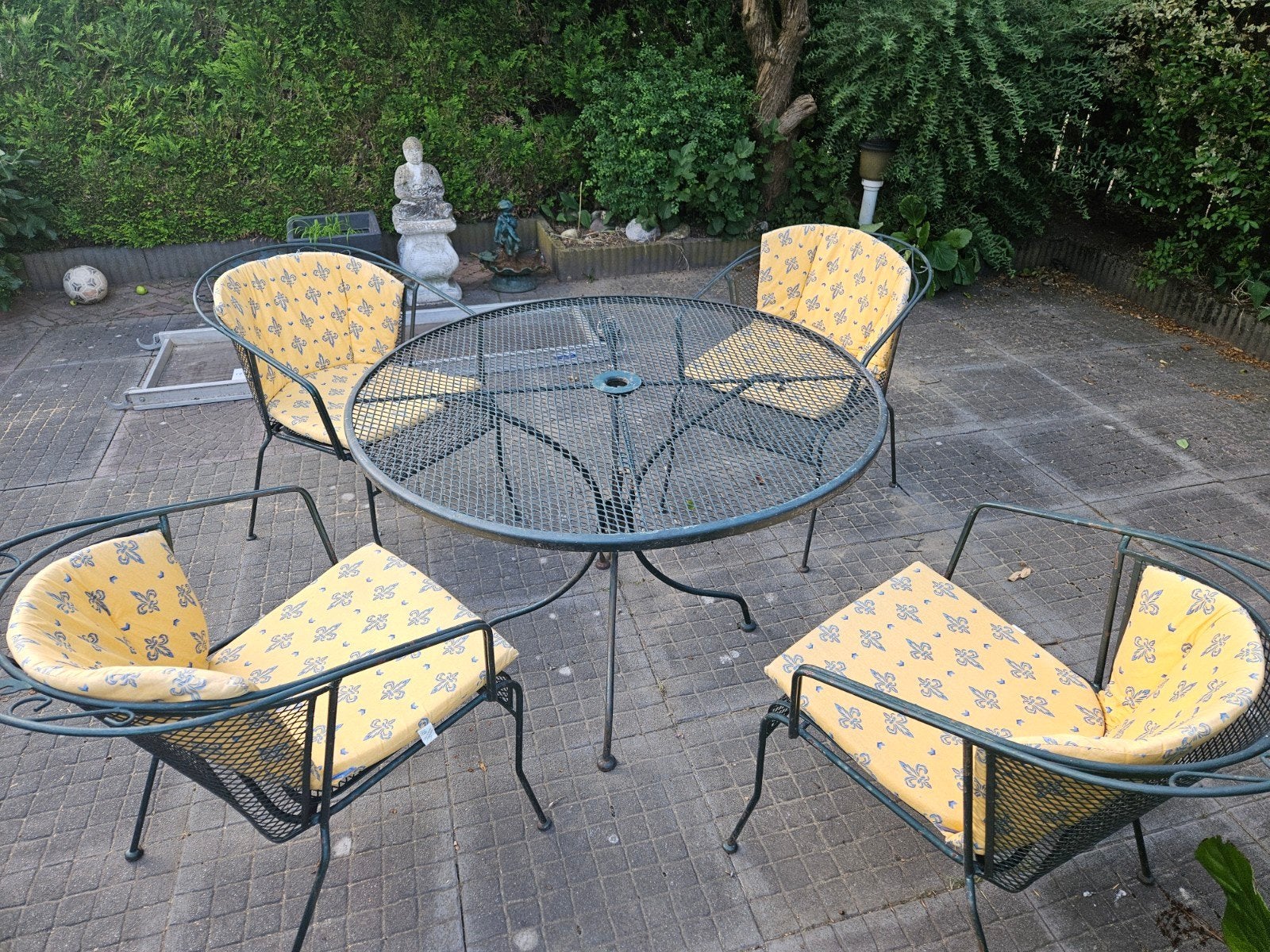 Metalen tuinset met 4 stoelen en ronde tafel, Tuin en Terras, Ophalen, Gebruikt, Overige materialen