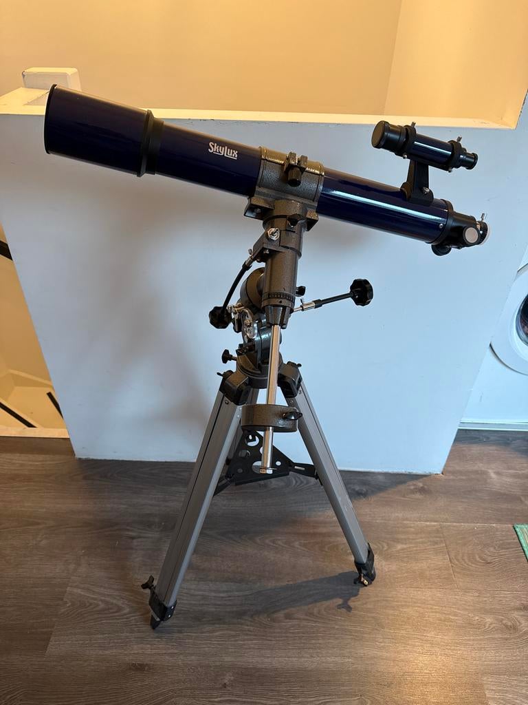 Skylux Refractor Telescoop D=70 F=700 met Statief, Audio, Tv en Foto, Optische apparatuur | Telescopen, Ophalen, Gebruikt, Lenzentelescoop (refractor)