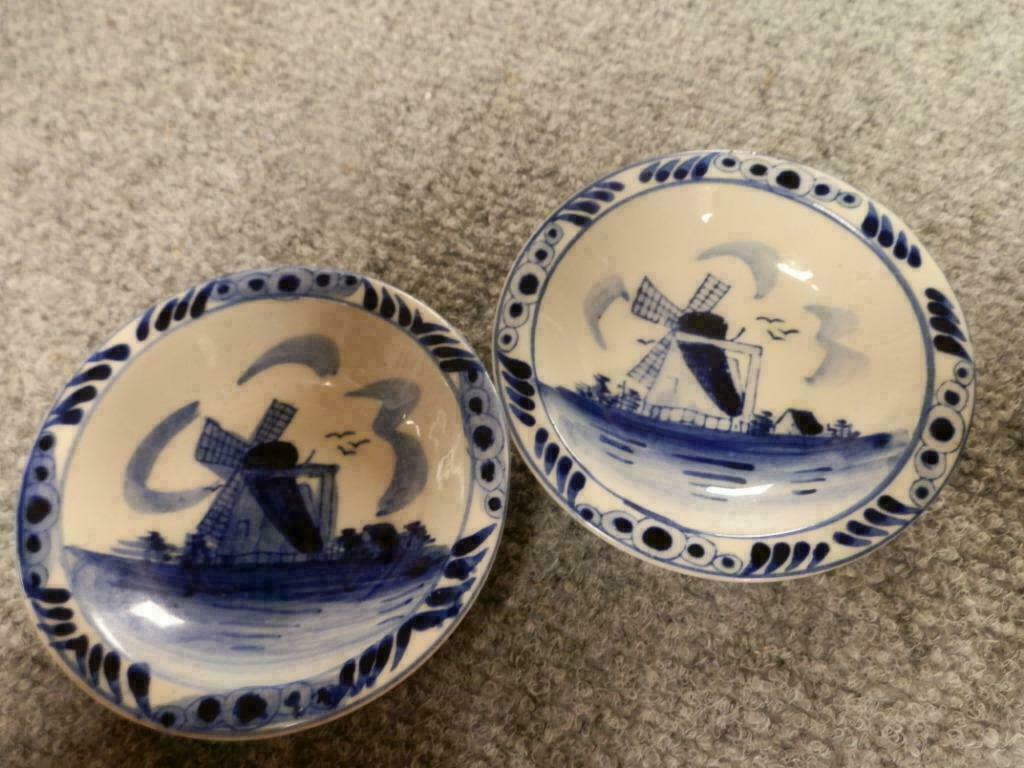 Vintage Handpainted bluecolour delft schotel 9,5 cm molen, Antiek en Kunst, Antiek | Keramiek en Aardewerk, Ophalen of Verzenden