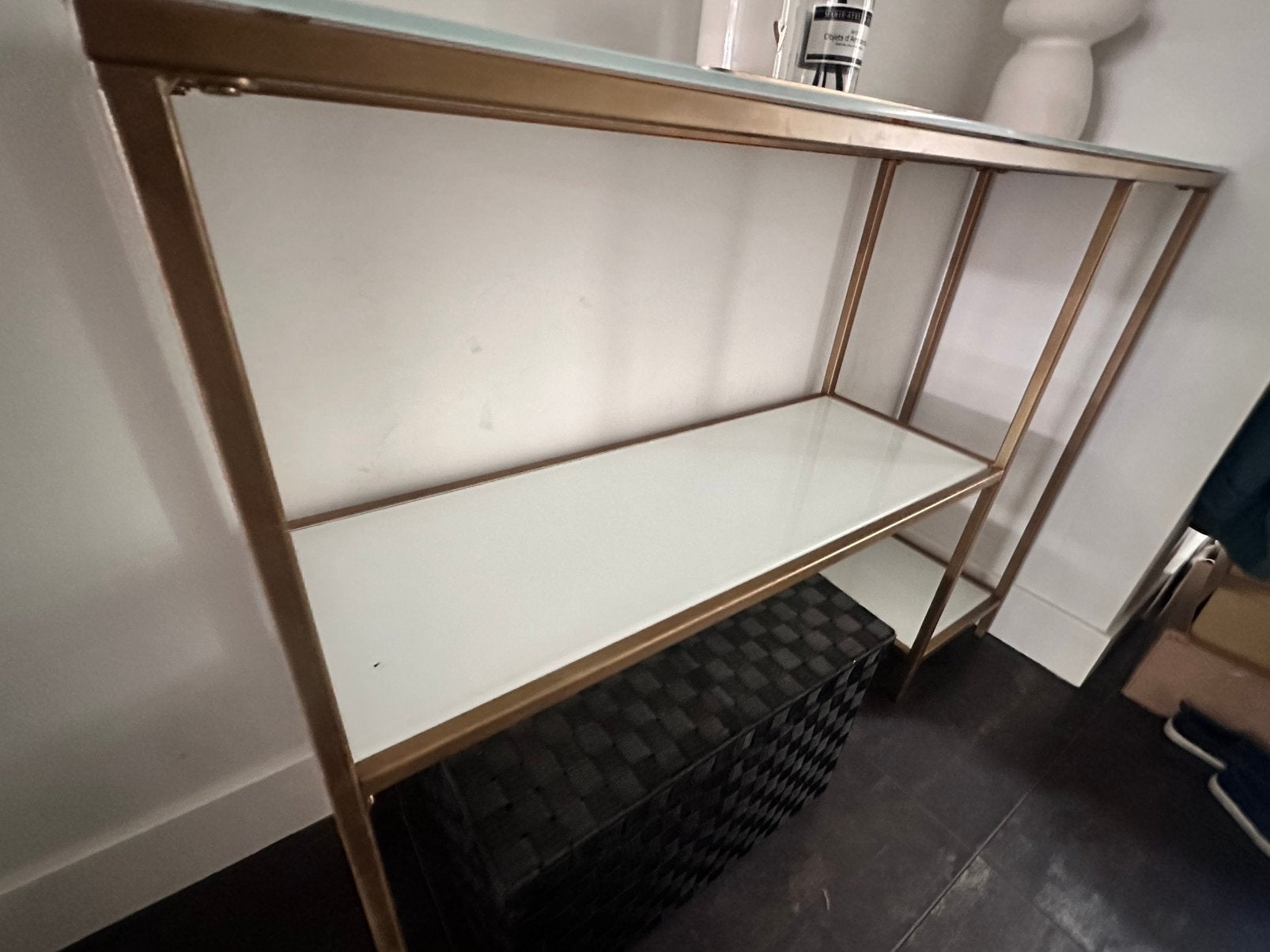 Mooie sidetable wit/goud, Ophalen, 100 tot 150 cm, Zo goed als nieuw, 25 tot 50 cm