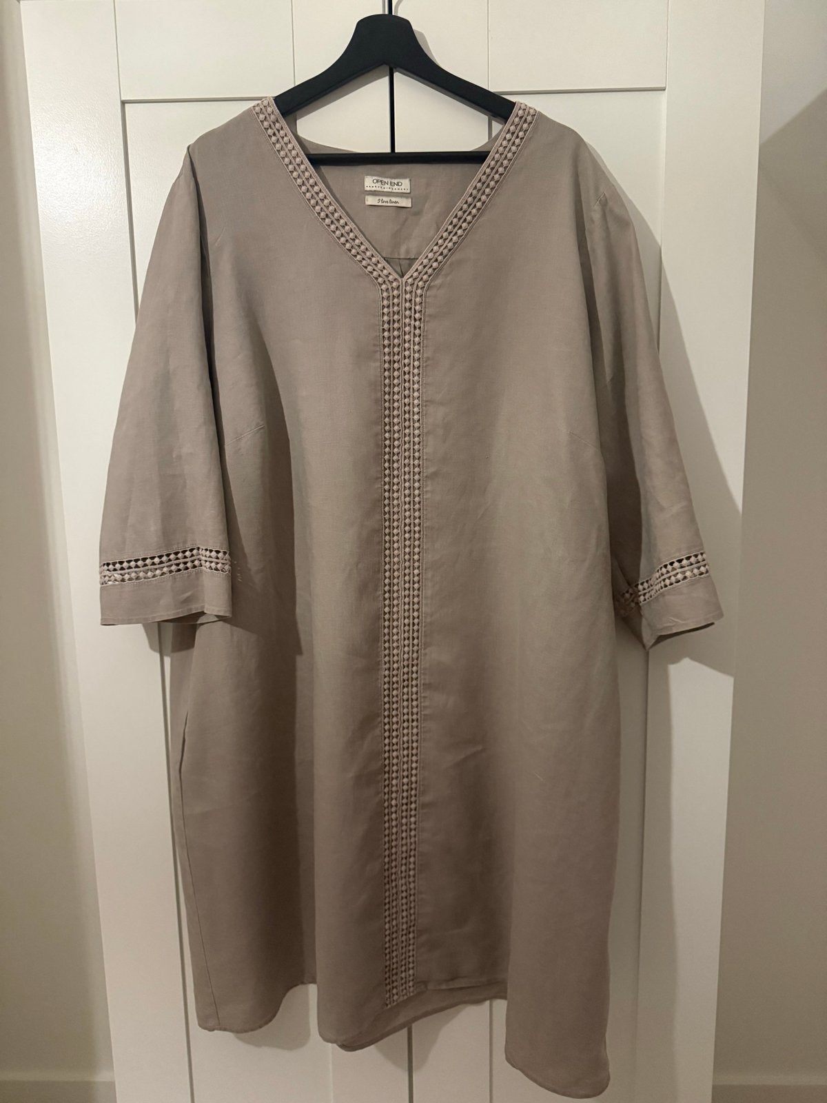 Open End Taupe Linnen Jurk Maat 50/52, Kleding | Dames, Ophalen of Verzenden, Zo goed als nieuw, Overige kleuren, Jurk