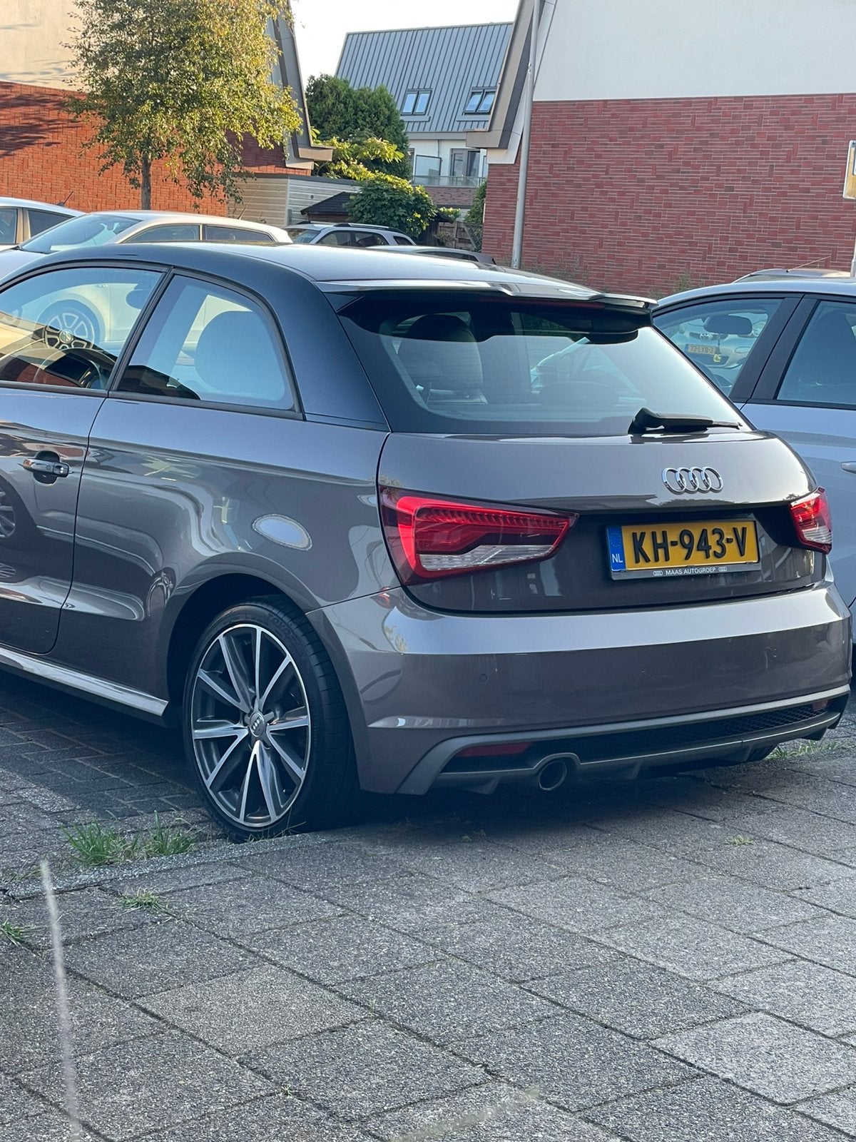 Audi A1 1.0 Tfsi 70KW S-tronic 2016 Bruin, Auto's, Zwart, 95 pk, Bruin, 4 stoelen
