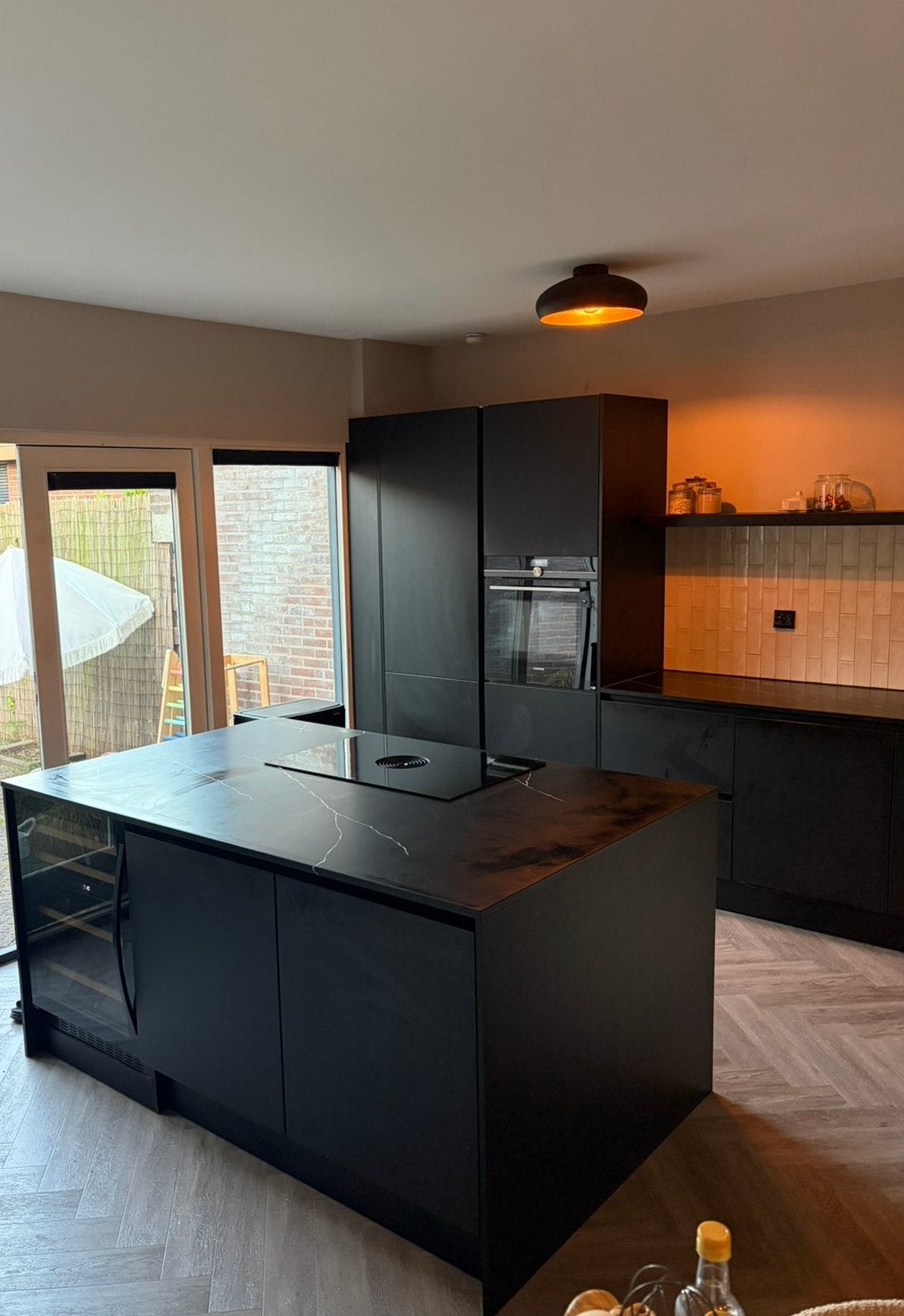 Moderne Zwarte Keuken met Kookeiland, Huis en Inrichting, Ophalen, Zwart, Overige typen, Zo goed als nieuw