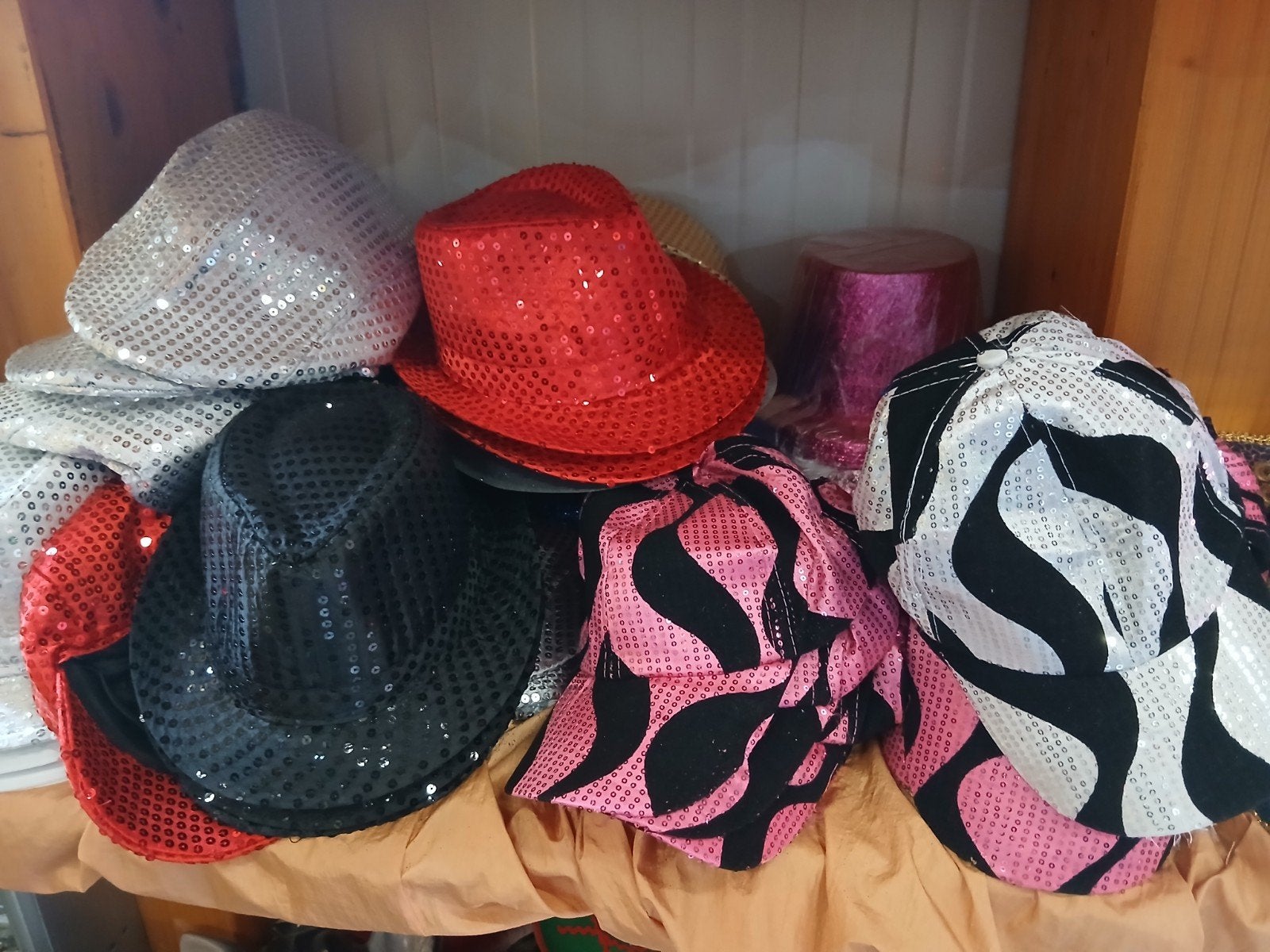 MEGAVEEL Hoeden te koop, alle soorten/maten vanaf 50 cent, Ophalen, Carnaval