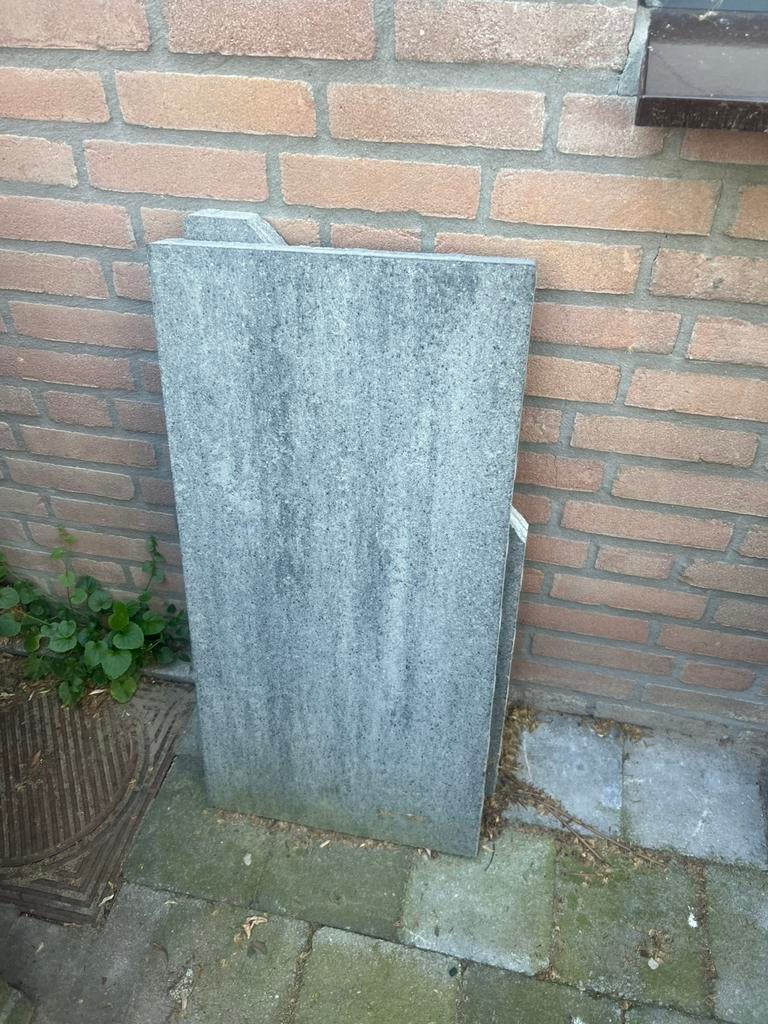 2 tegels antreciet gratis ophalen, Tuin en Terras, Tegels en Klinkers, Ophalen, Zo goed als nieuw, Beton, Terrastegels