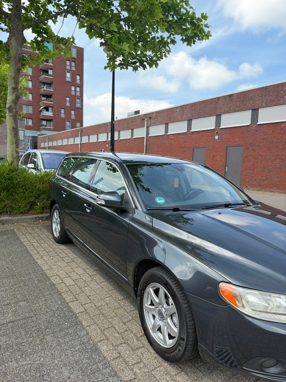 Volvo V70 2.4 D5 2009 Grijs, Voorwielaandrijving, 1800 kg, Zwart, Particulier