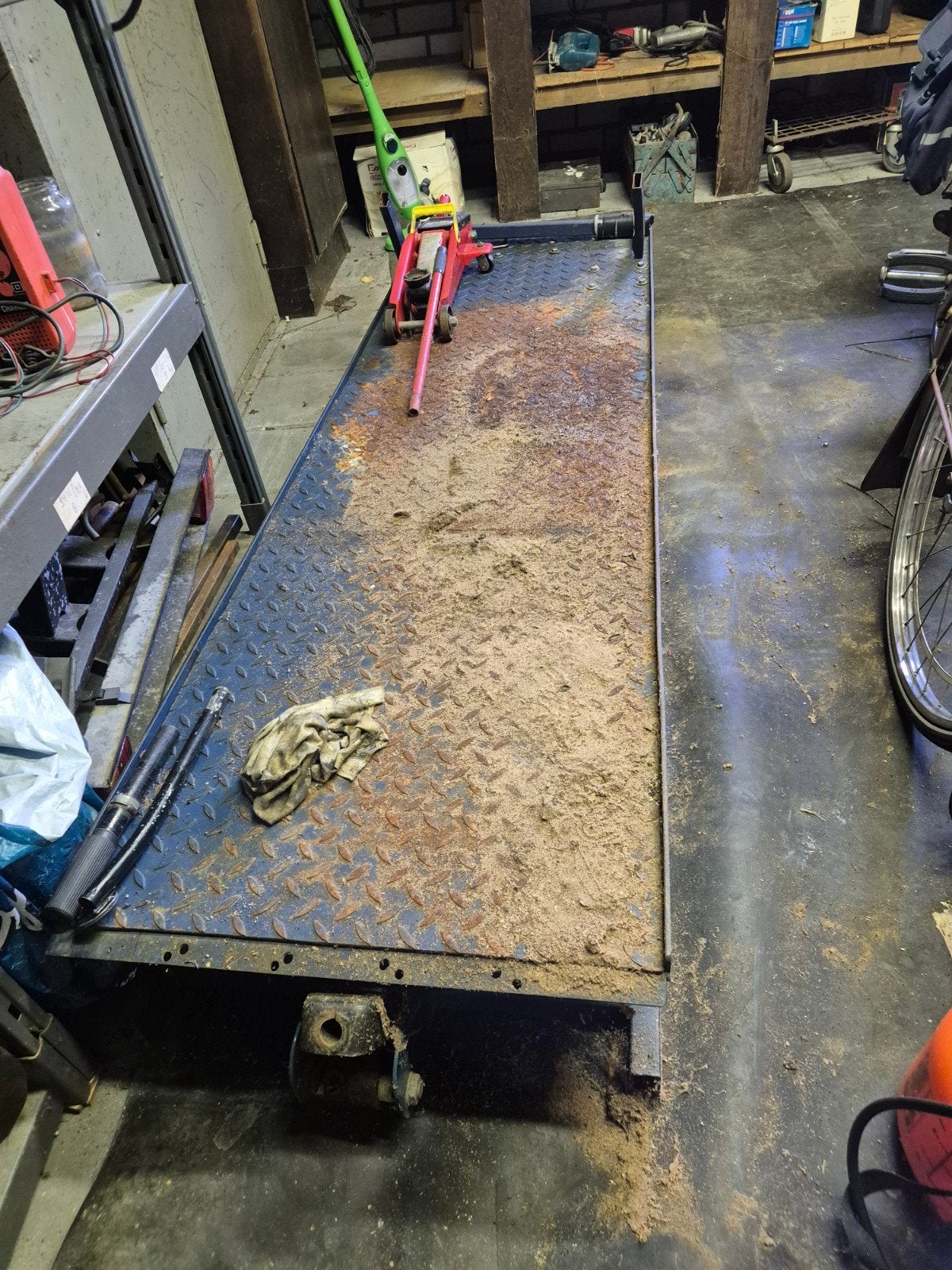 Robuuste werkbank / motorheftafel, Ophalen, Gebruikt