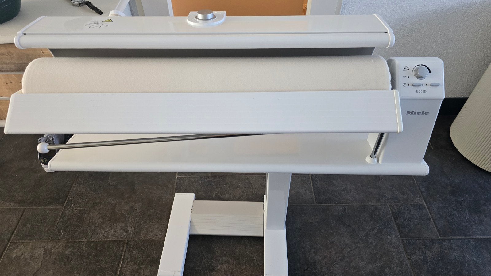 Miele strijkmachine b995D stoomfunctie mangel nw staat, Ophalen of Verzenden, Zo goed als nieuw, Overige typen