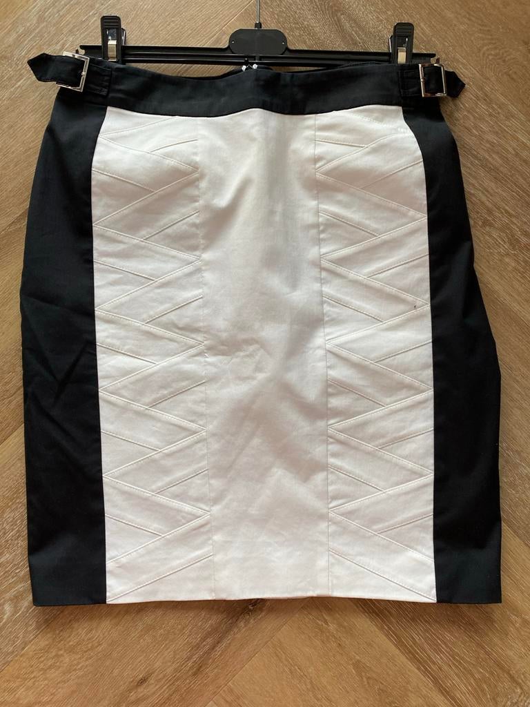 Zwart/wit rok Karen Millen maat 38, Maat 38/40 (M), Zwart, Ophalen of Verzenden, Gedragen