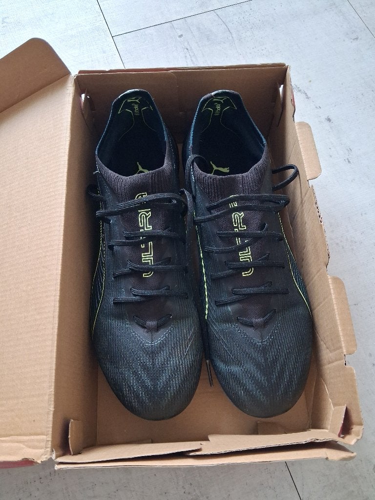 Puma Ultra voetbalschoenen - Zwart/Geel, Schoenen, Maat L, Ophalen of Verzenden, Zo goed als nieuw