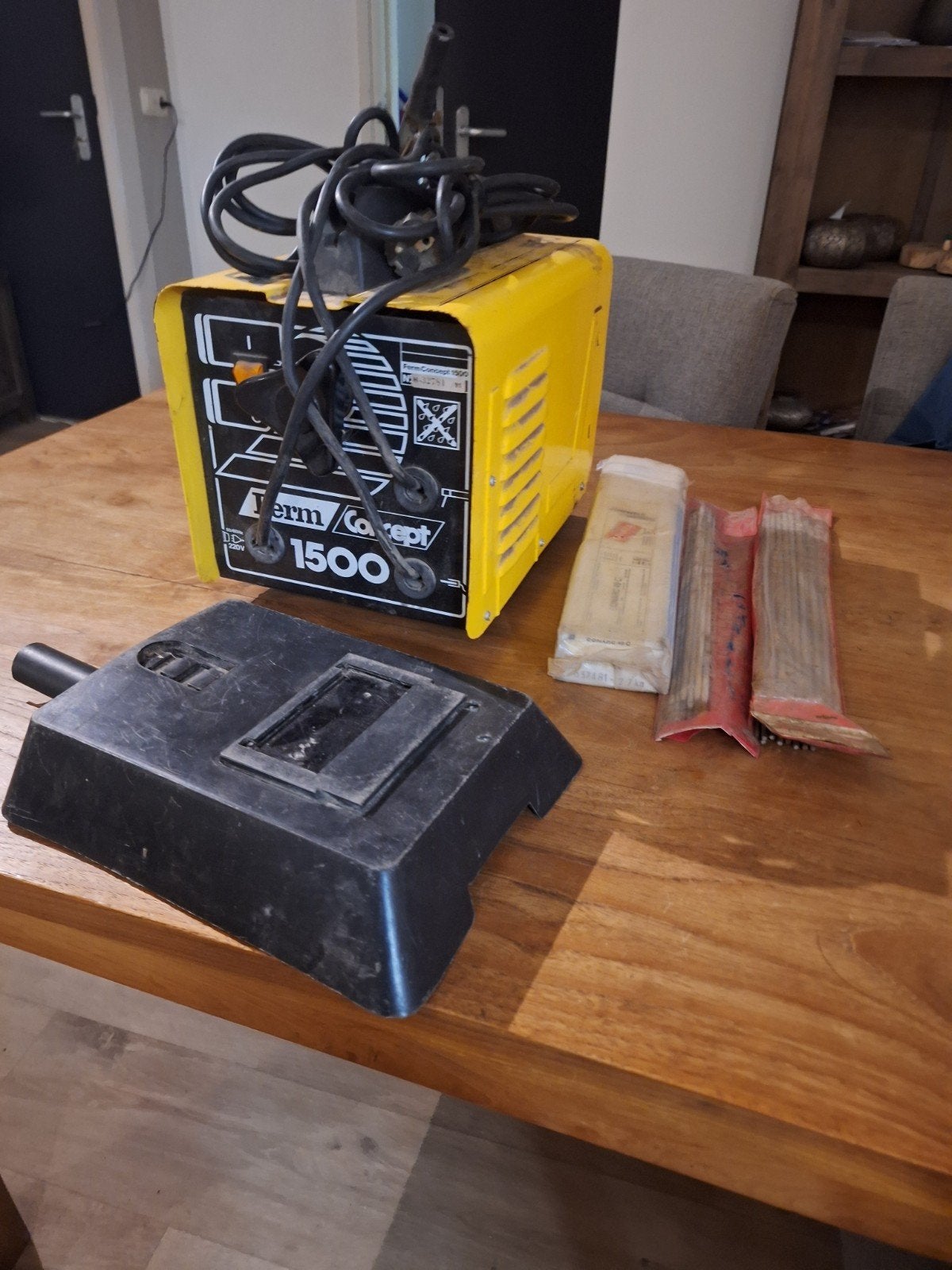 Ferm Concept 1500 lasapparaat met toebehoren, Ophalen, Gebruikt, Minder dan 150 ampère, Elektroden