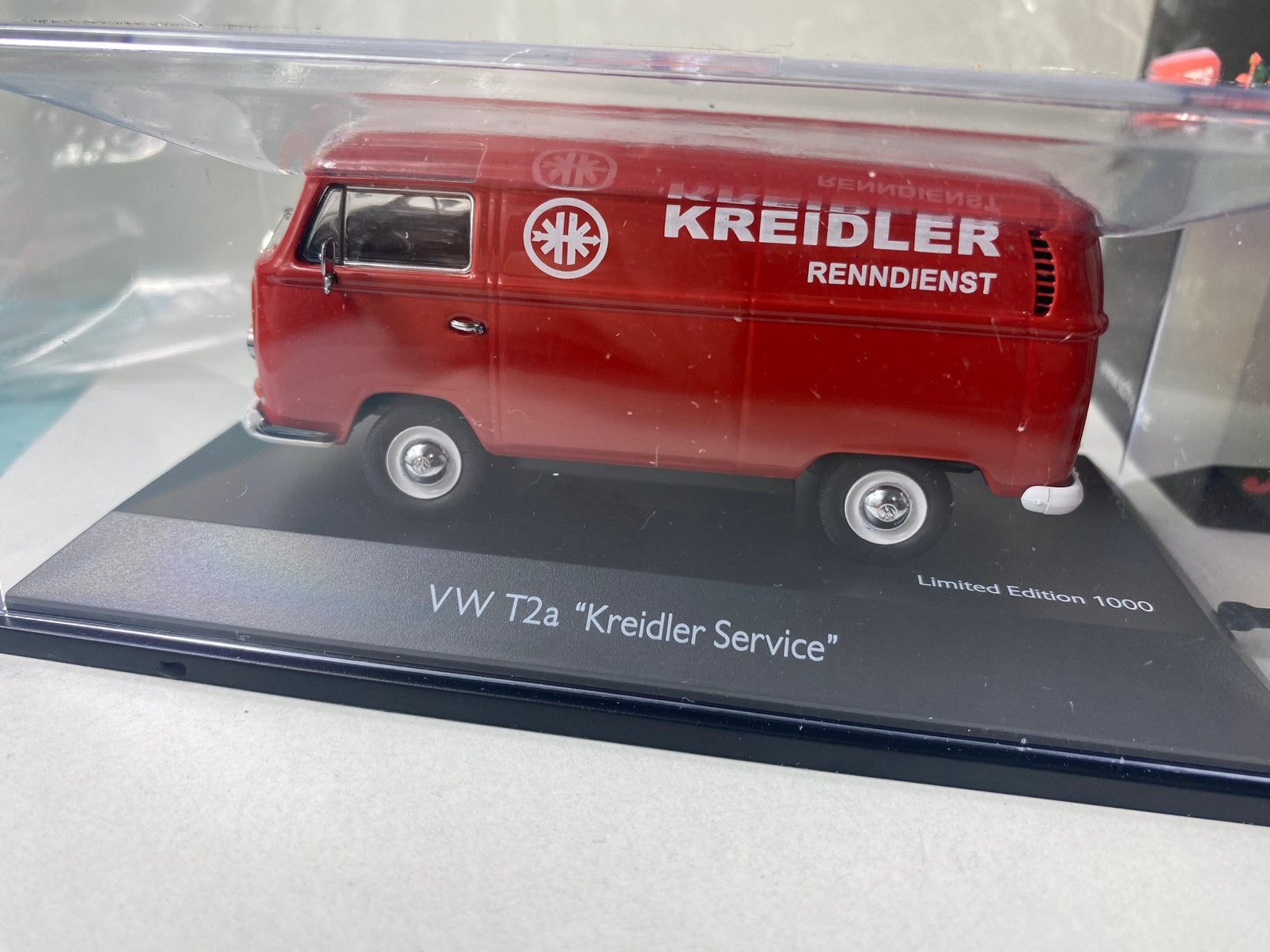 1:43 VOLKSWAGEN T2a + aanhanger met Kreidler-in OVP-rare, Ophalen of Verzenden, Nieuw, Auto, Schuco