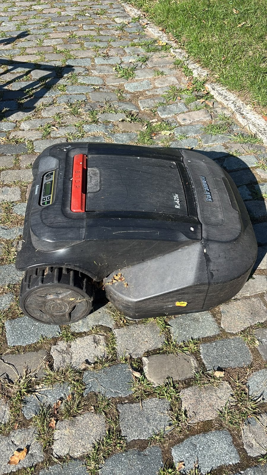 Robomow R625u robotmaaier - accu defect, voor onderdelen, Ophalen, Gebruikt, Accu-grasmaaier