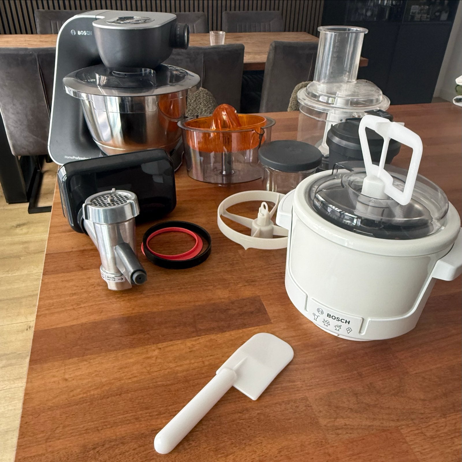 Bosch Home Mom 5 keukenmachine met accessoires ijs bereider, Ophalen, 3 snelheden of meer, Zo goed als nieuw, 2 tot 3 liter