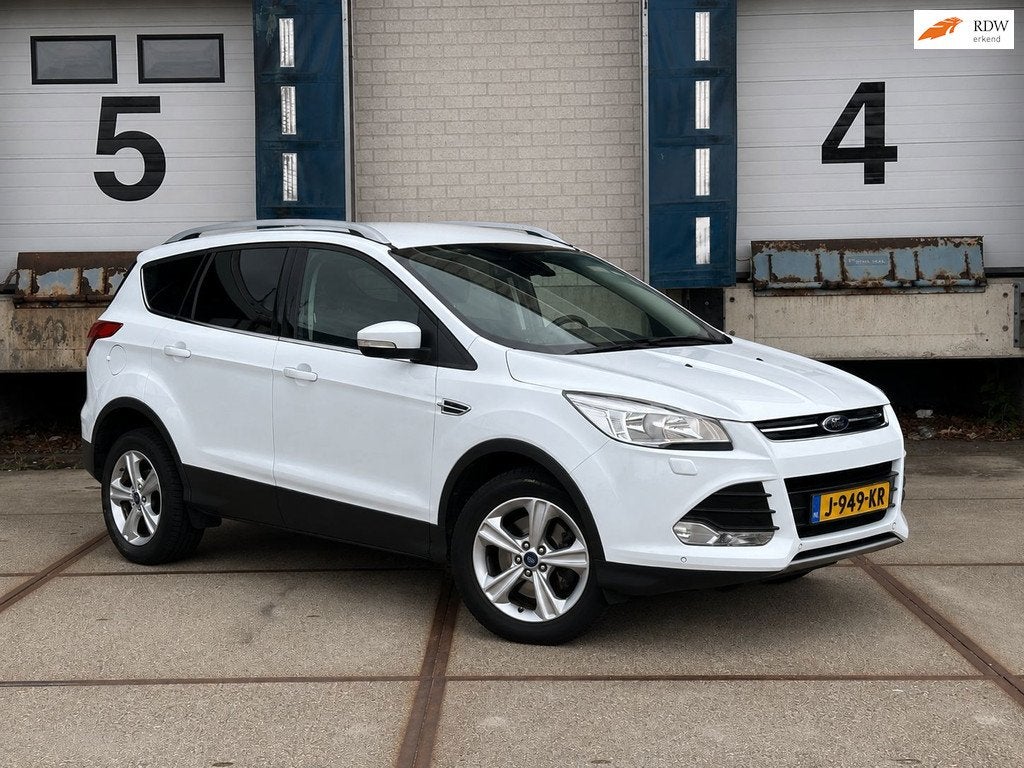 Ford Kuga 1.6 Titanium Plus 4WD (182PK+NEW Distriebustriem), Auto's, Ford, Bedrijf, Te koop, Kuga, 4x4, ABS, Adaptive Cruise Control