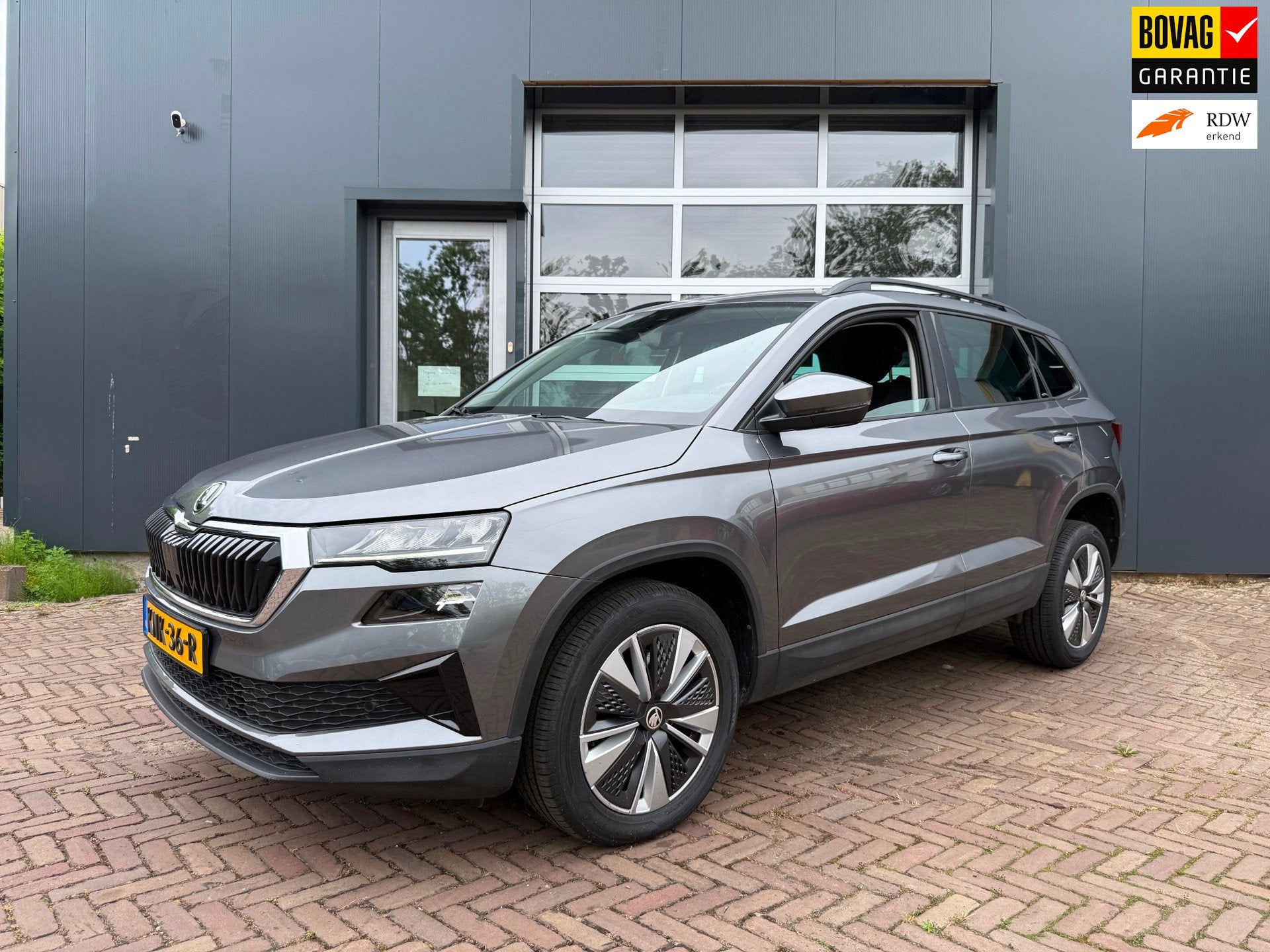 Skoda KAROQ 1.5 TSI ACT Business Edition | ACC | Trekhaak |, Stof, 4 cilinders, Automatische klimaatregeling, 1317 kg
