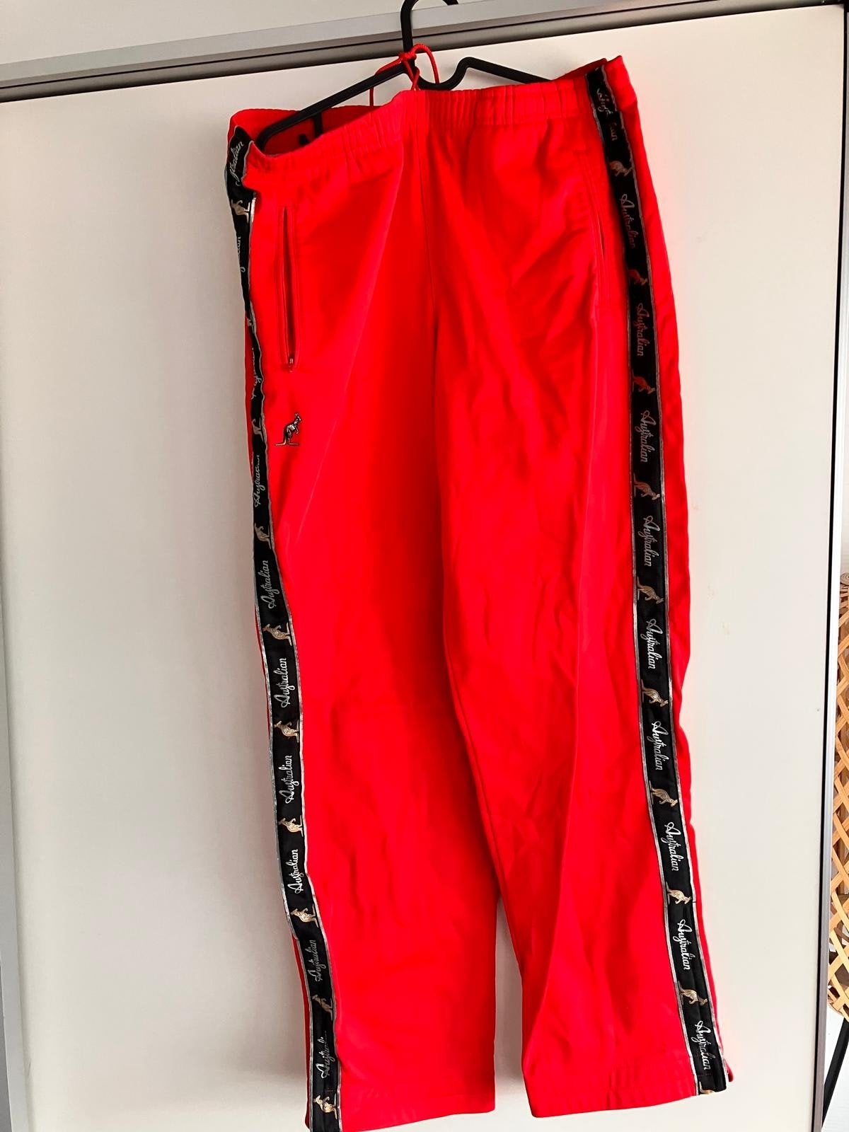 Australian L'Alpina Trainingsbroek Rood Maat 56, Kleding | Dames, Broeken en Pantalons, Ophalen of Verzenden, Australian L'Alpina
