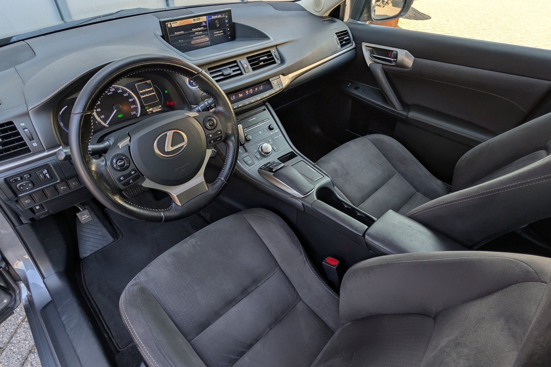 Lexus CT 200h Business Launch Edition Apple Carplay / Androi, 136 pk, Gebruikt, 4 cilinders, Met garantie (alle)