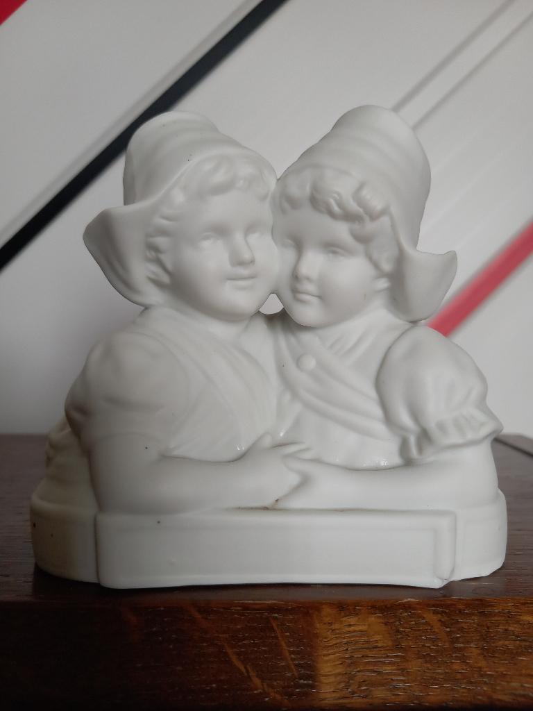 Antiek biscuit porseleinen beeldje Hollandse Meisjes, Antiek en Kunst, Antiek | Porselein, Ophalen