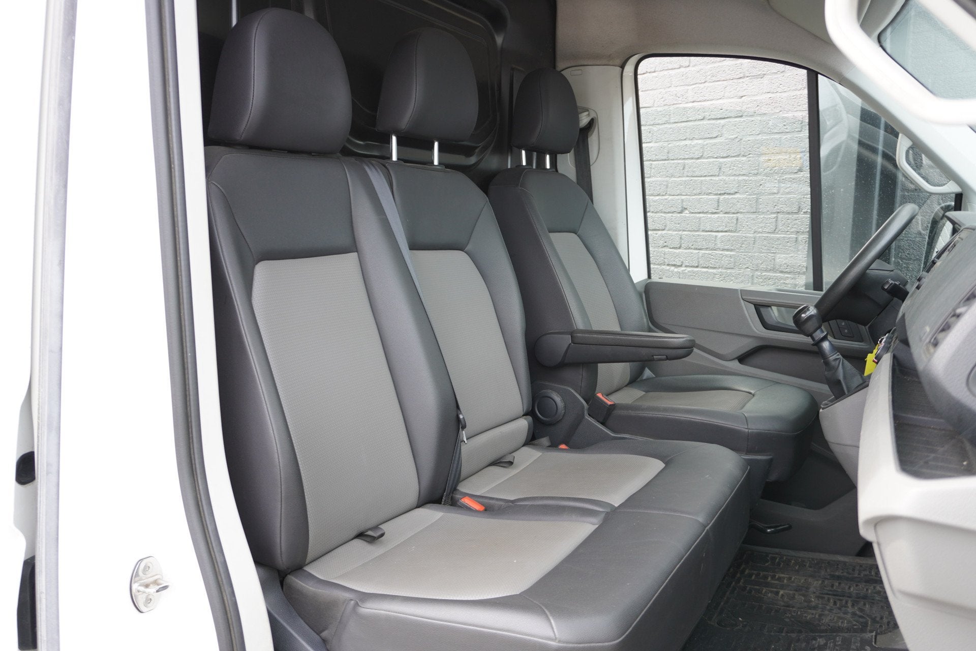 Volkswagen Crafter 2.0 TDI L3H3 4Motion EURO 6 - Airco - Cru, Gebruikt, Zwart, 4 cilinders, Volkswagen