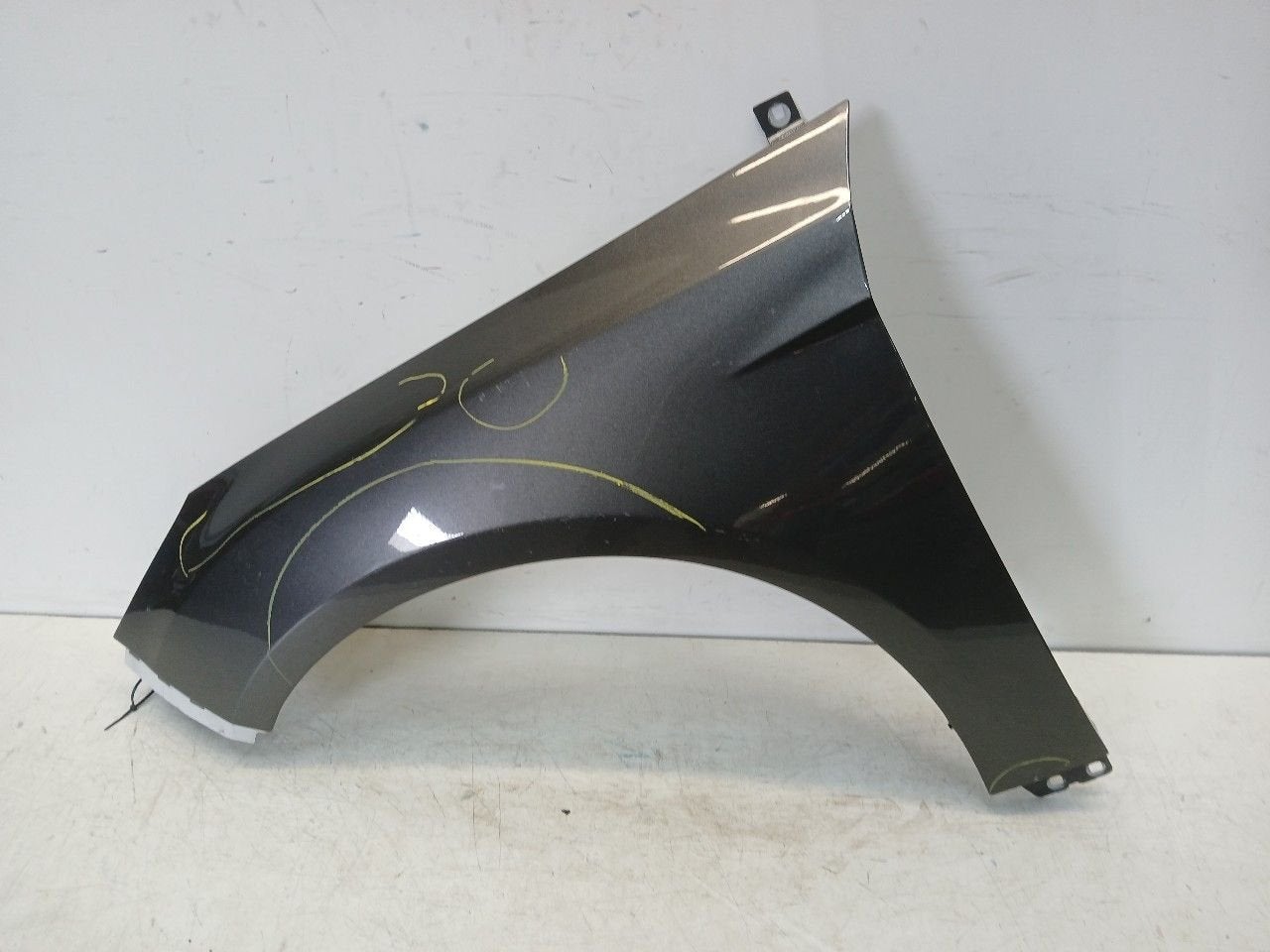 Spatbord links voor Ford Focus, Auto-onderdelen, Carrosserie en Plaatwerk, Onderdelen@venauto.nl, Van der Ven Autorecycling B.V.