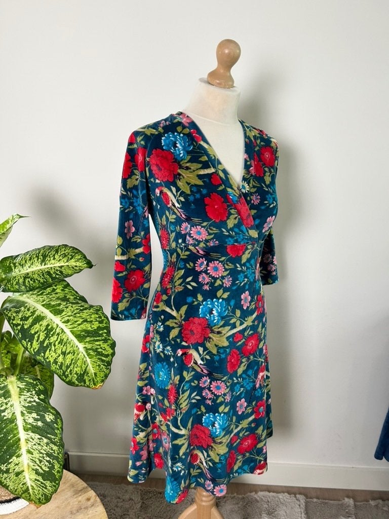 King Louie maat L velvet bloemen cross jurk 3589, Kleding | Dames, Blauw, Maat 42/44 (L), Ophalen of Verzenden, Zo goed als nieuw
