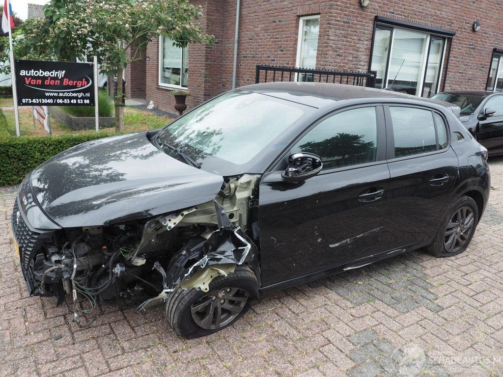 Peugeot 208 1.2 PureTech Active Pack Automaat (bj 2022), Auto diversen, Schadeauto's, Automaat, Webaccessibility@stellantis.com