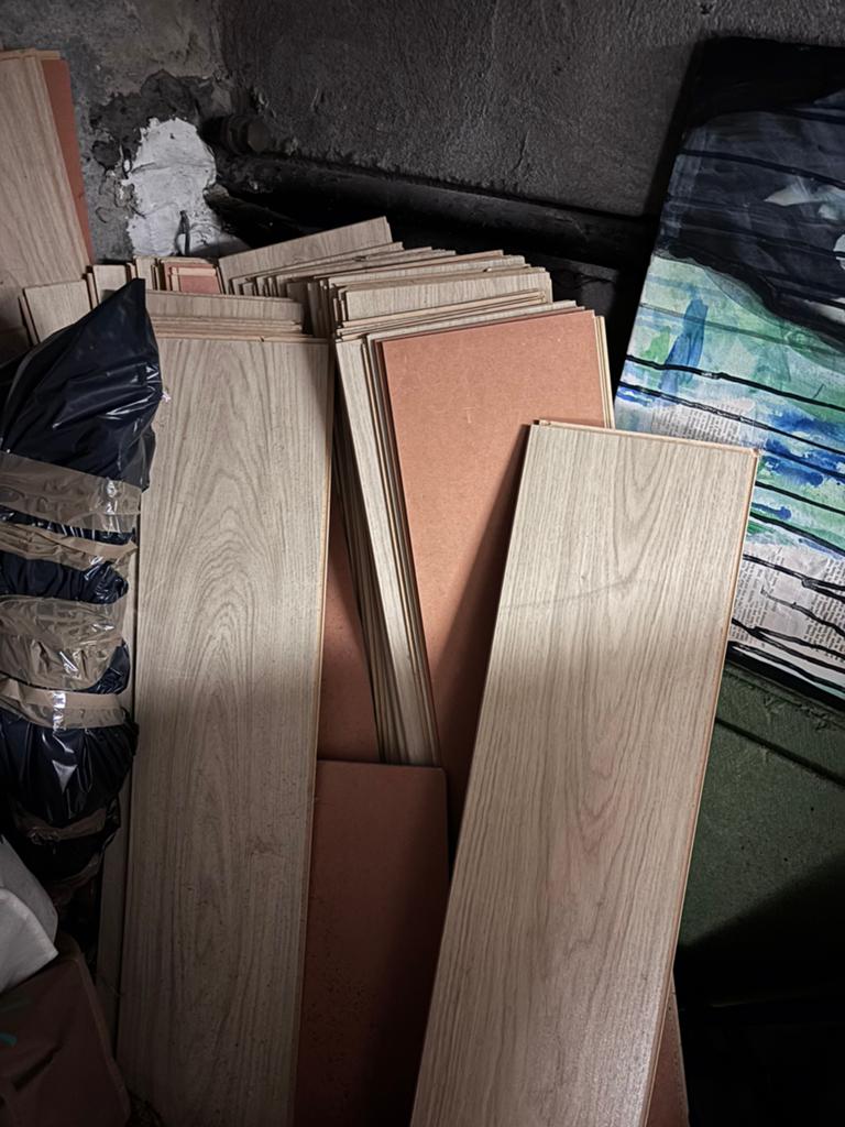 Mooie licht bruine / beige laminaat gratis af te halen, Ophalen, 50 tot 150 cm, Zo goed als nieuw, 10 m² of meer