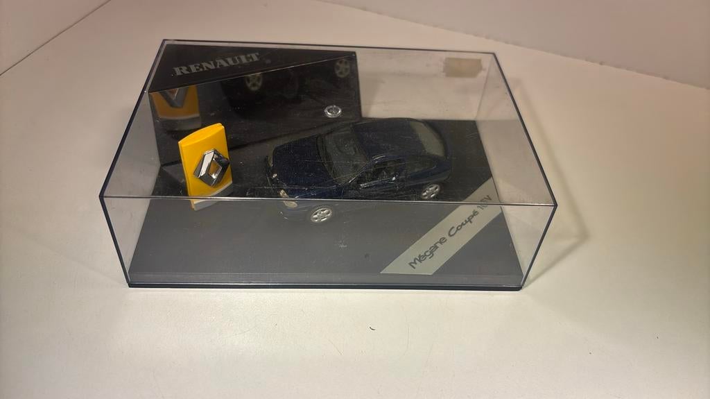Renault megane coupe 16v vitesse 1.43, Hobby en Vrije tijd, Modelauto's | 1:43, Overige merken, Auto, Ophalen of Verzenden, A
