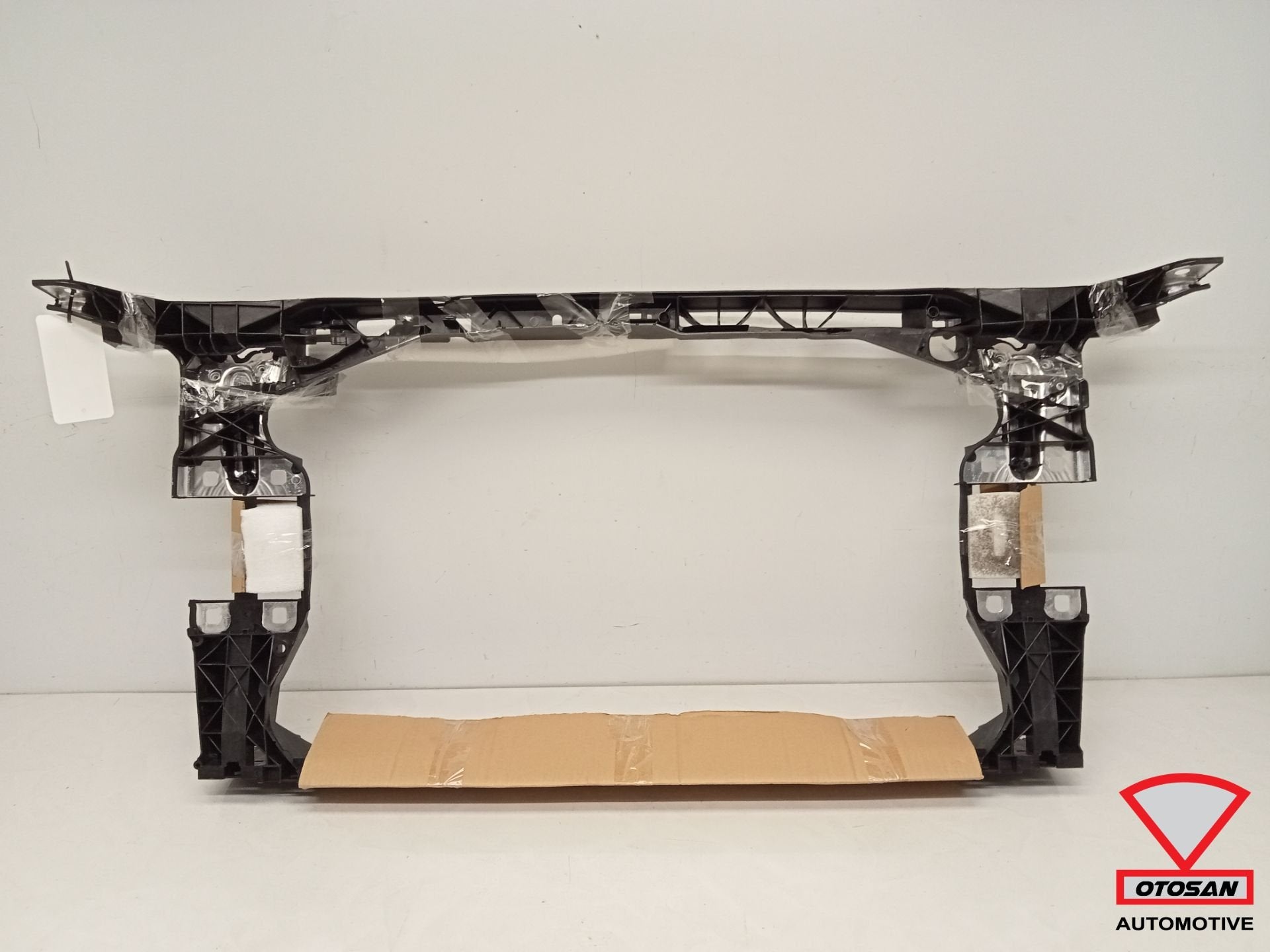 Audi A4 B9 Voorfront 2015+ 8W0805594E, Auto-onderdelen, Gebruikt, AUDI AG, Auto-Union-Strasse 1
85045  Ingolstadt, DE, Kundenbetreuung@audi.de