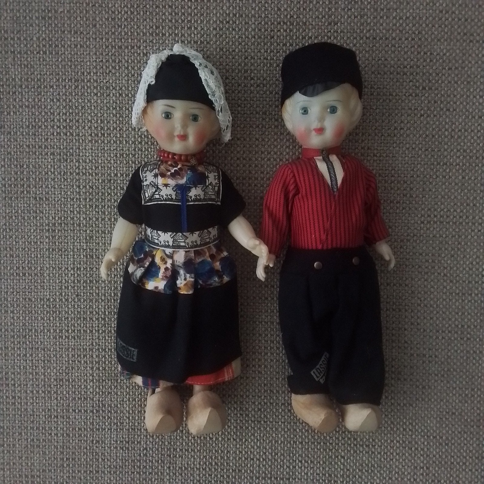 2 Volendamse klederdracht poppen uit 1959, Ophalen of Verzenden