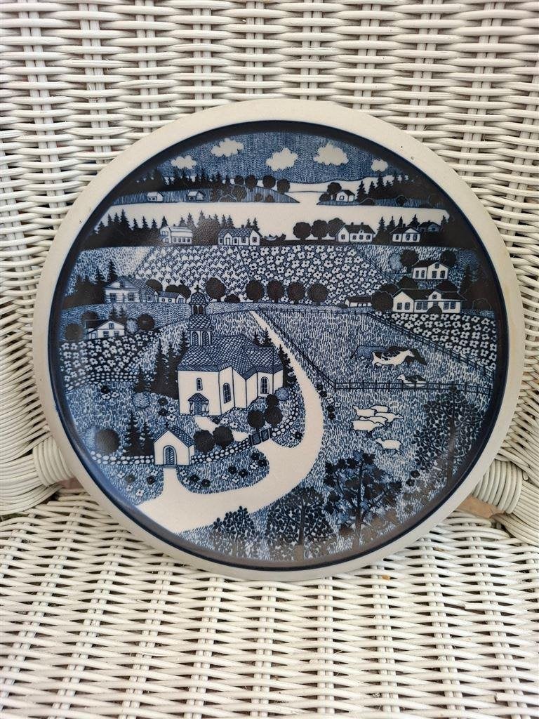 Arabia bord, Finland, 100jr jubileum, 26 cm, Raija Uosikkin, Antiek en Kunst, Ophalen of Verzenden