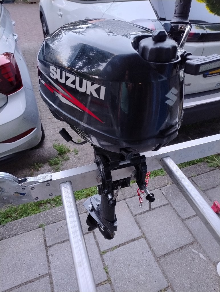 Suzuki 2.5 pk 4-takt buitenboordmotor, Ophalen, Minder dan 5 pk, Viertaktmotor, Zo goed als nieuw
