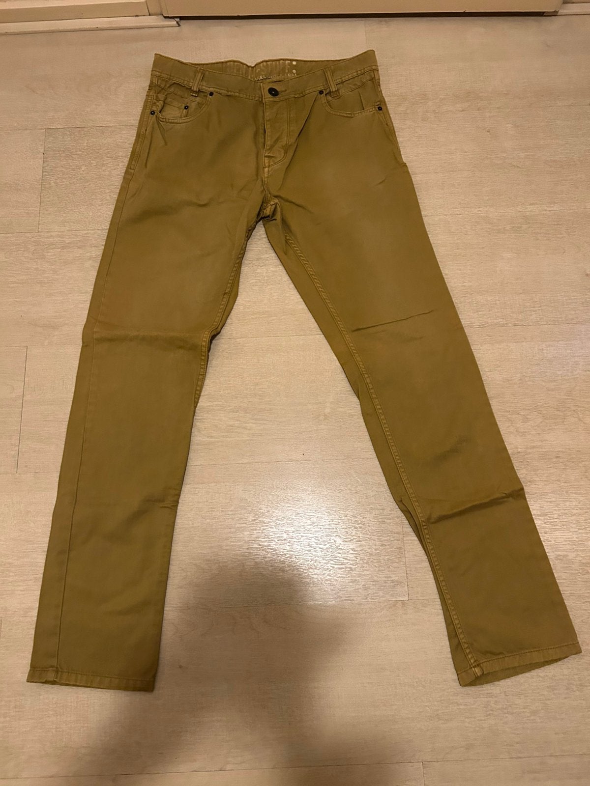 Heren spijkerbroek mt/ m kleur: beige, Ophalen of Verzenden, Zo goed als nieuw, Maat 52/54 (L), Beige