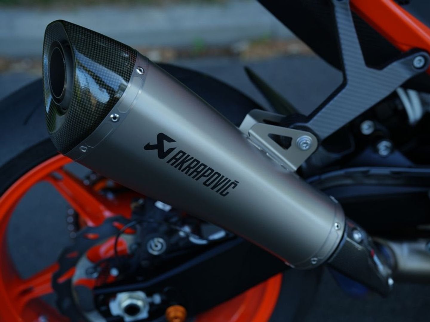 KTM 990 Duke R | Akrapovic | FULL OPTION !, 2 cilinders, KTM, Motorrijbewijs A, Bedrijf
