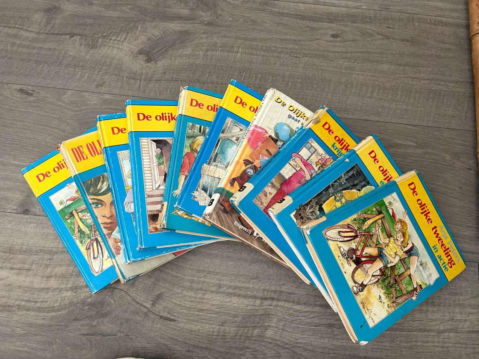 10 boeken van De Olijke Tweeling - Jeugdboeken serie, Boeken, Ophalen of Verzenden, Gelezen, Fictie algemeen