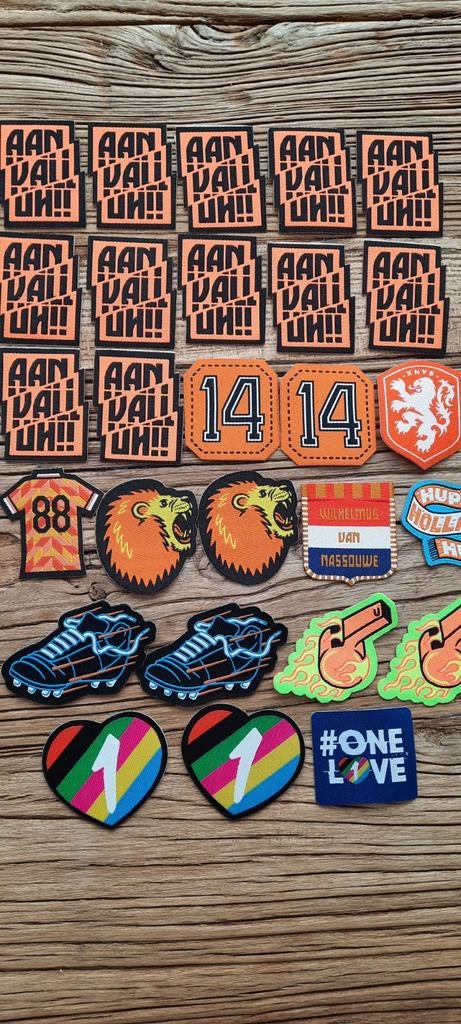 27 voetbal strijkplaatjes samen voor 4,00 euro., Ophalen of Verzenden, Nieuw, Overige binnenlandse clubs