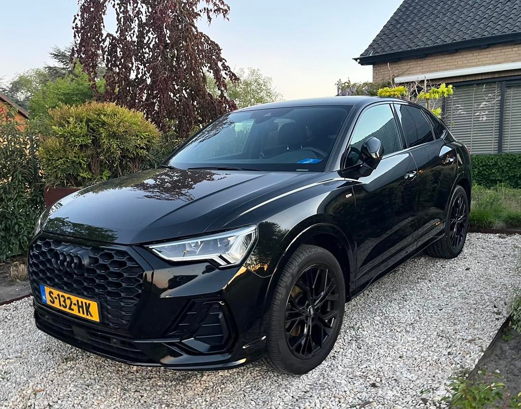 Audi Q3 Sportback 35 TFSI Black Edition S-line!!, Auto's, Zwart, 4 cilinders, 1505 kg, Zwart