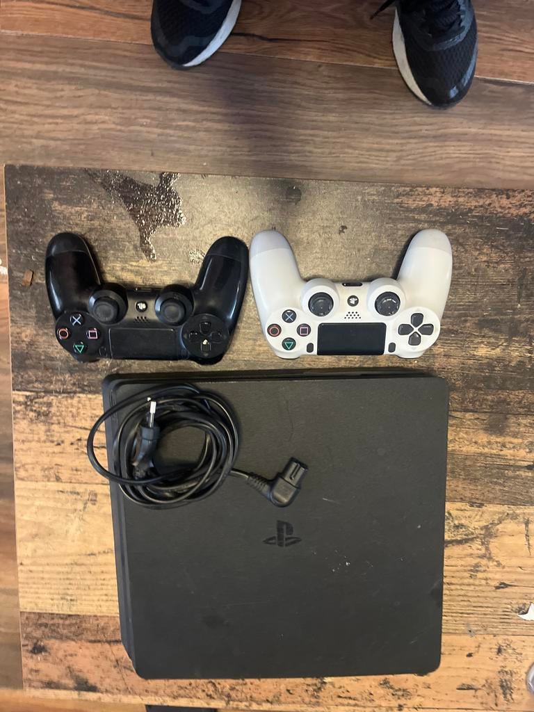 PlayStation 4 met twee controllers, Met 2 controllers, Ophalen of Verzenden, Slim, Gebruikt