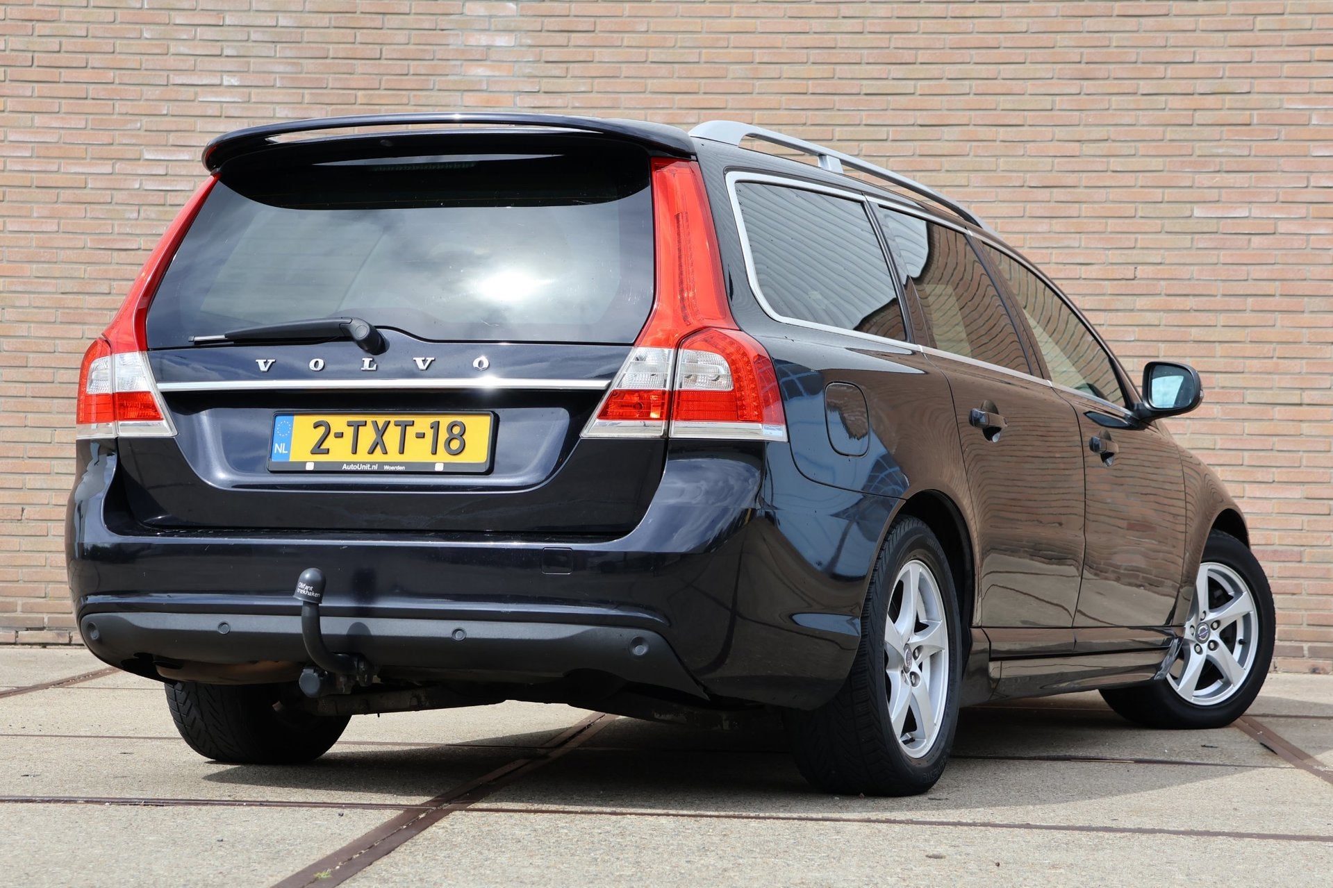 Volvo V70 1.6 D2 Nordic+ |AUT|Pano|Stoelverwrm, Auto's, Volvo, Euro 5, Beige, 4 cilinders, Zwart