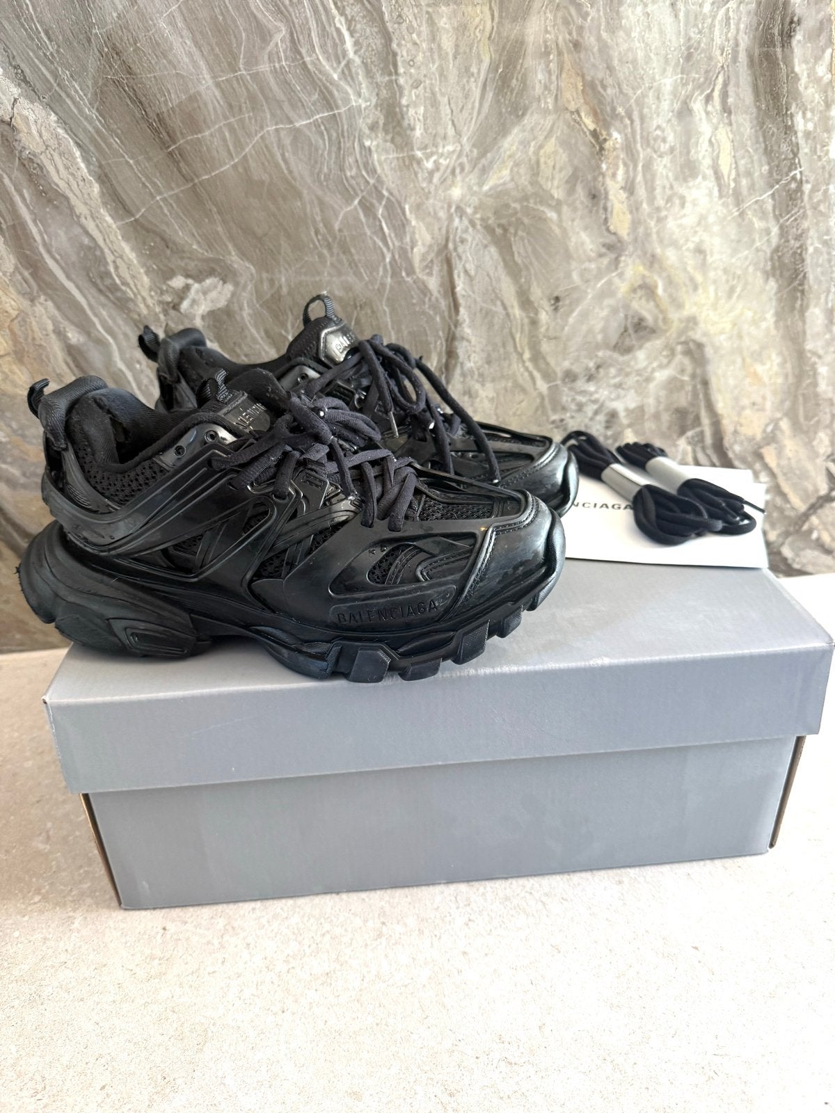 Balenciaga Track Sneakers Zwart - Maat 37, Kleding | Dames, Ophalen of Verzenden, Zo goed als nieuw, Zwart, Sneakers of Gympen