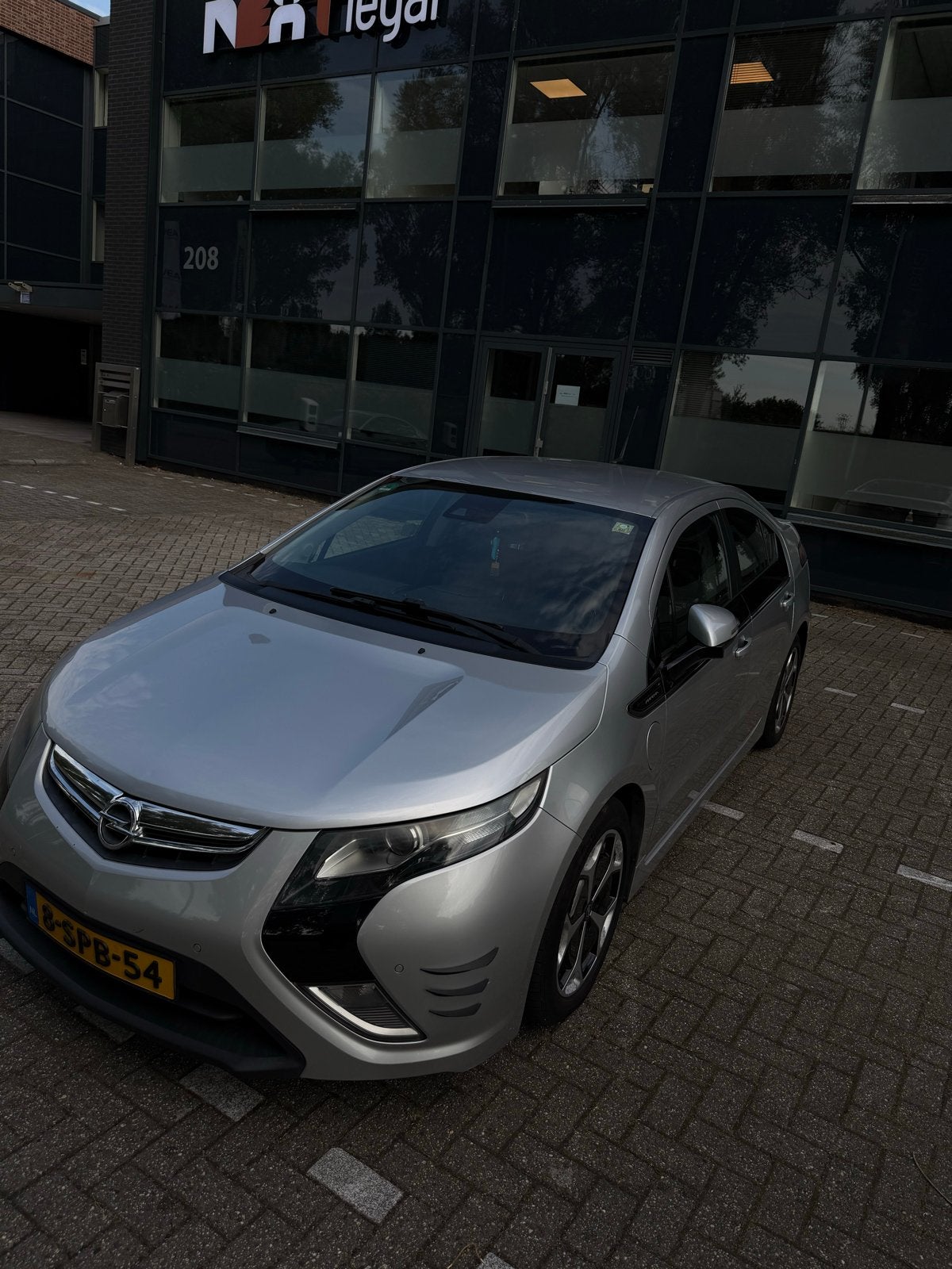 Opel Ampera E-rev 2013 Grijs, Auto's, Euro 5, Ampera, 4 stoelen, Bedrijf