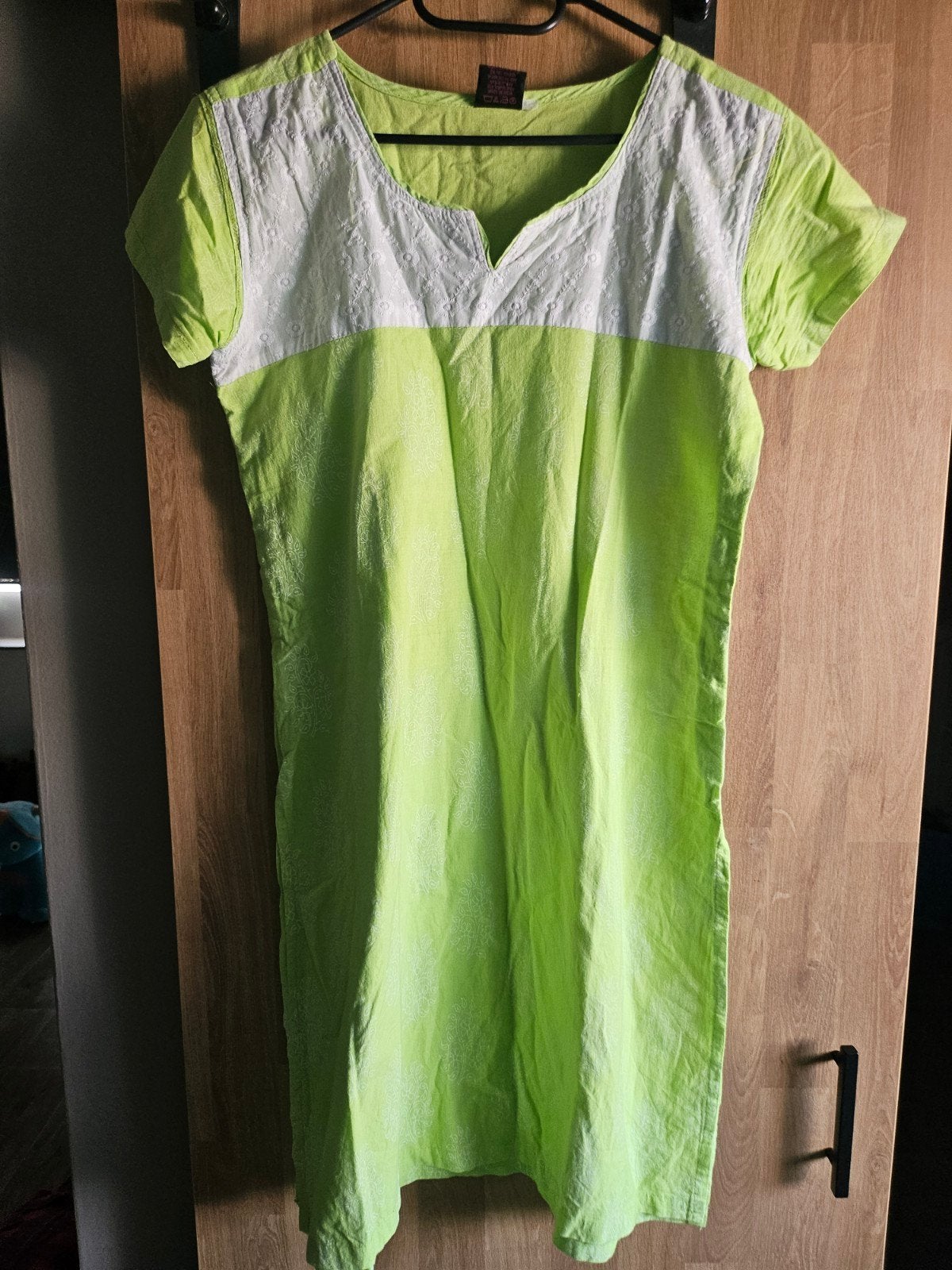 Zomerse jurk, limegroen met wit borduursel, maat L, Maat 42/44 (L), Ophalen of Verzenden, Knielengte, LF Every Wear