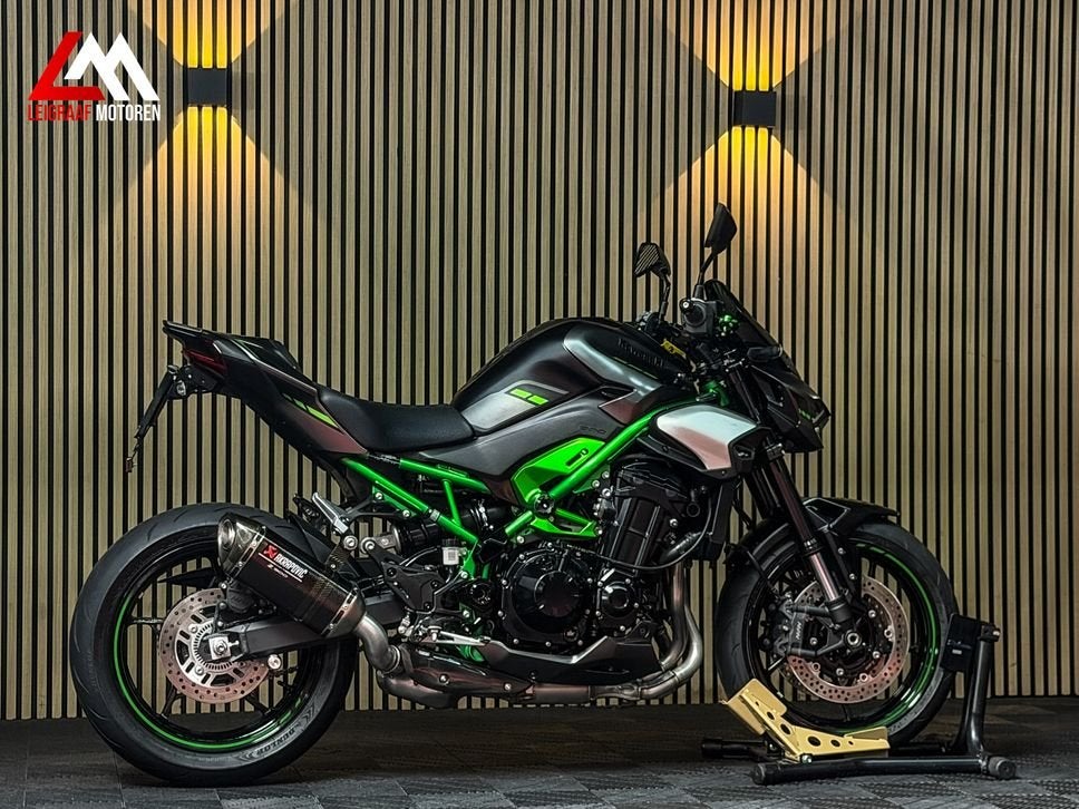 KAWASAKI Z900 PERFORMANCE - Akrapovic - Quickshifter, 4 cilinders, 948 cc, Bedrijf, Onbekend