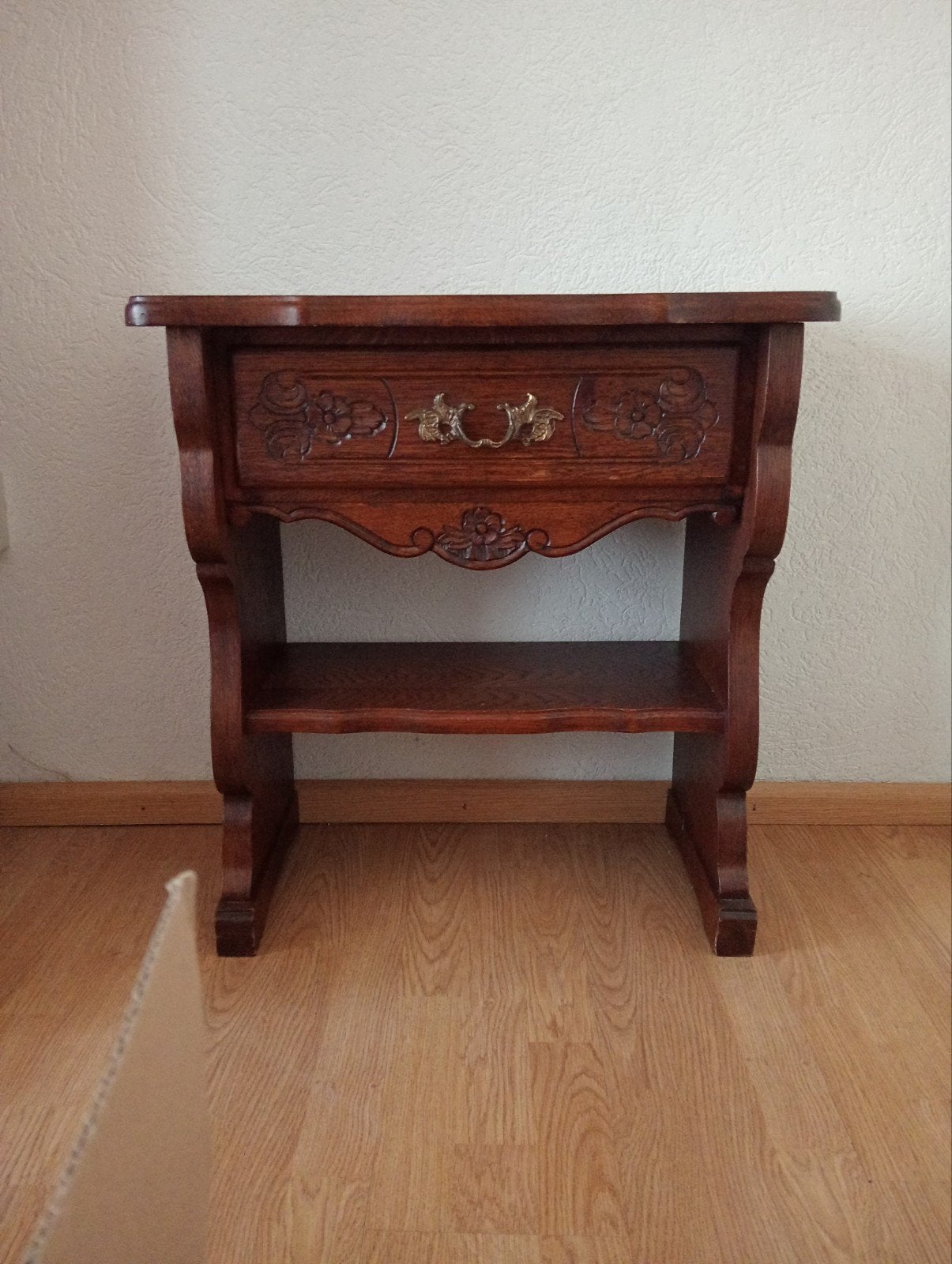 Antiek eiken halkastje/nachtkastje met snijwerk en lade, Antiek en Kunst, Ophalen