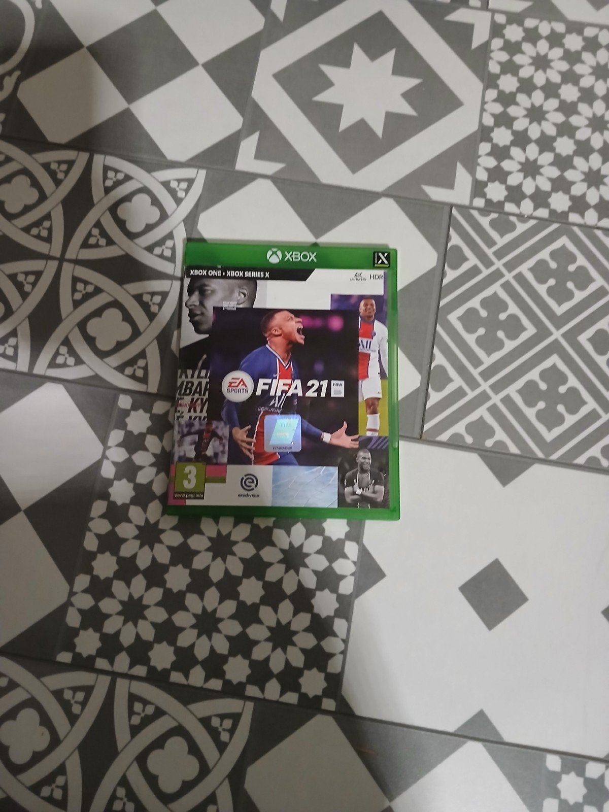 FIFA 21 Xbox One / Xbox Series X - Voetbalspel, Ophalen of Verzenden, Zo goed als nieuw, Eén computer, Sport