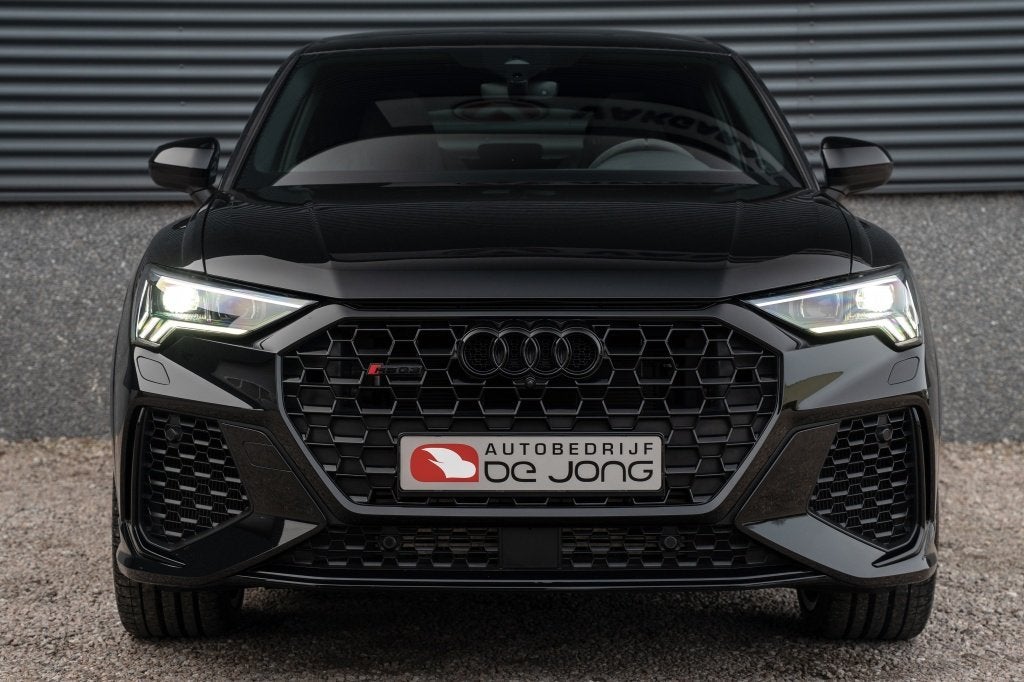 Audi RS Q3 Sportback 2.5 TFSI Quattro 400PK | RS-stoelen | F, Auto's, Audi, 12 maanden, Gebruikt, Zwart, Bedrijf